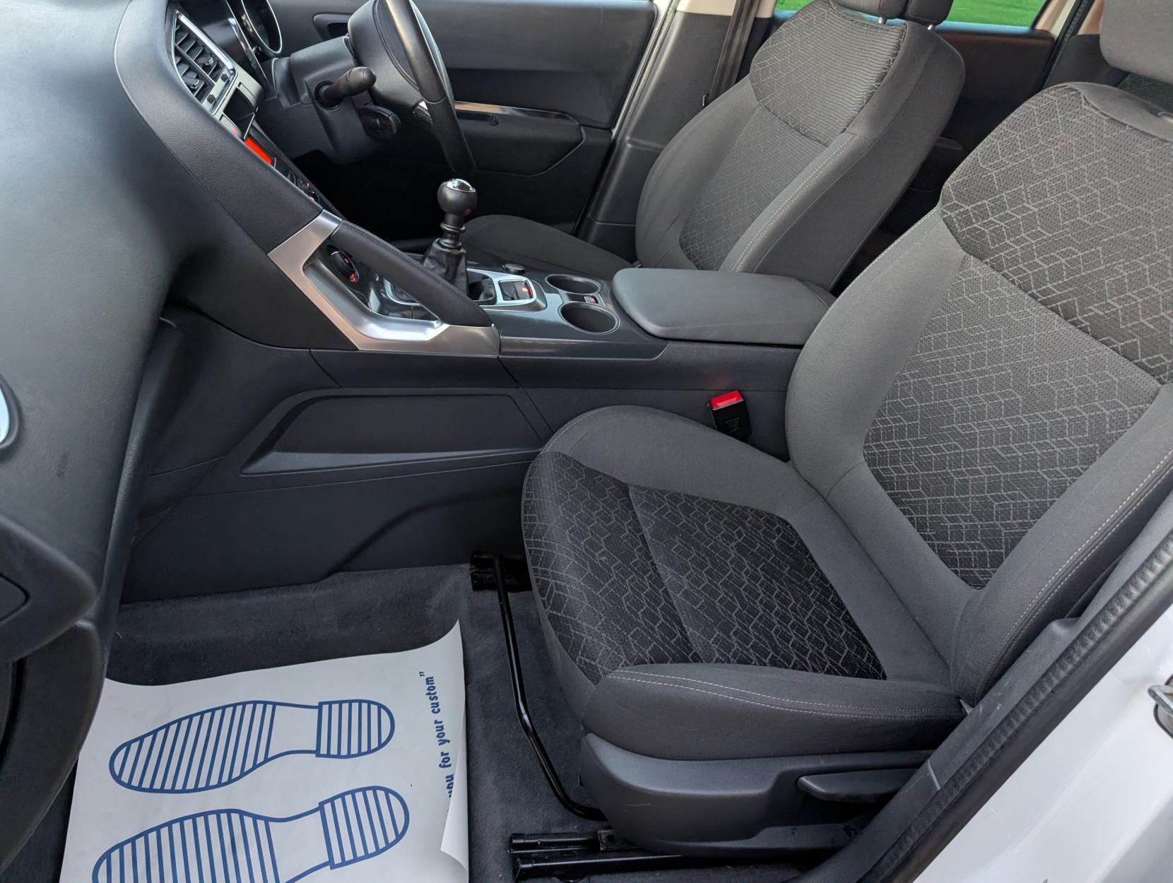 Peugeot 3008 1.6 HDi Active SUV 5dr Diesel Manual Euro 5 (115 ps)