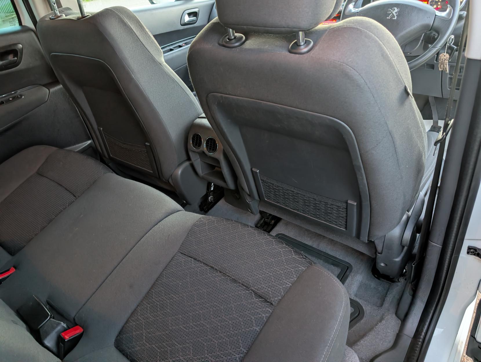 Peugeot 3008 1.6 HDi Active SUV 5dr Diesel Manual Euro 5 (115 ps)