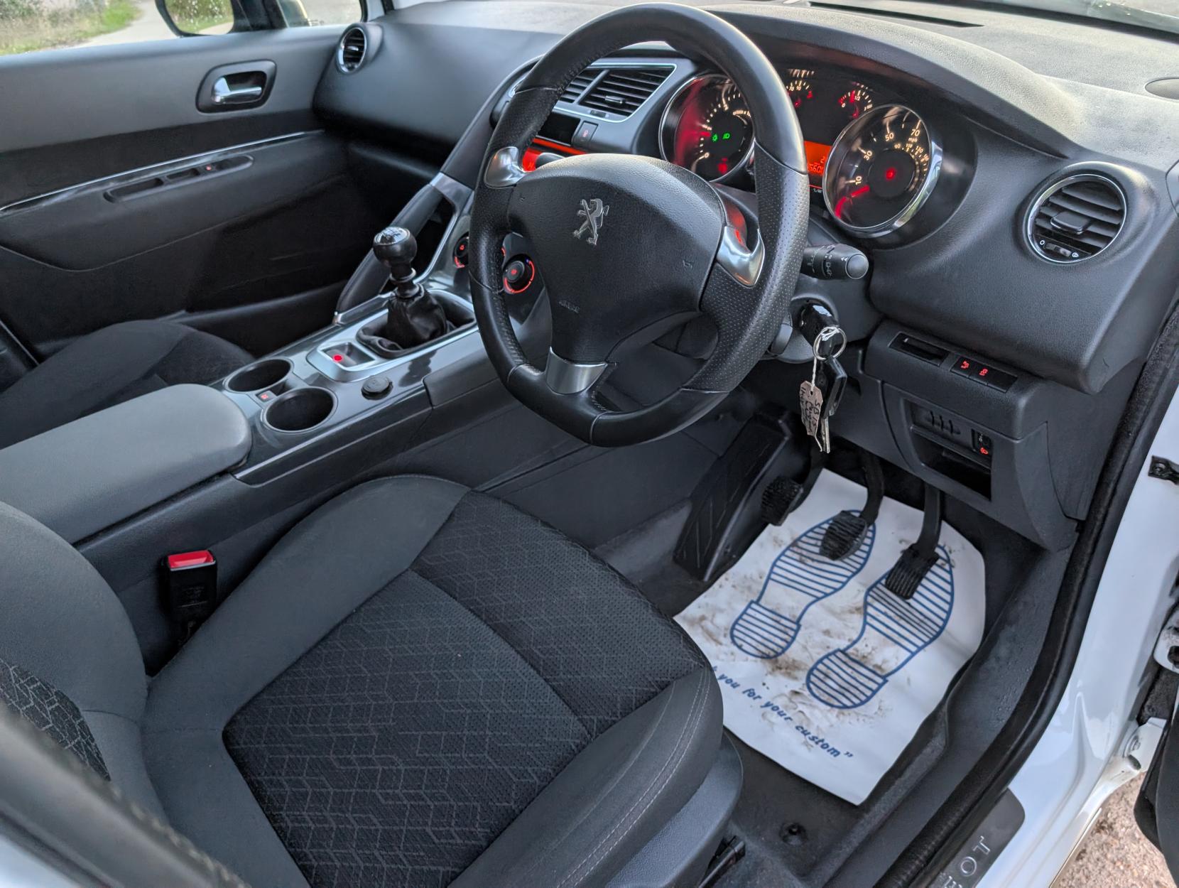 Peugeot 3008 1.6 HDi Active SUV 5dr Diesel Manual Euro 5 (115 ps)