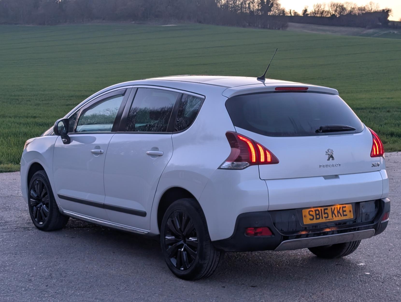 Peugeot 3008 1.6 HDi Active SUV 5dr Diesel Manual Euro 5 (115 ps)