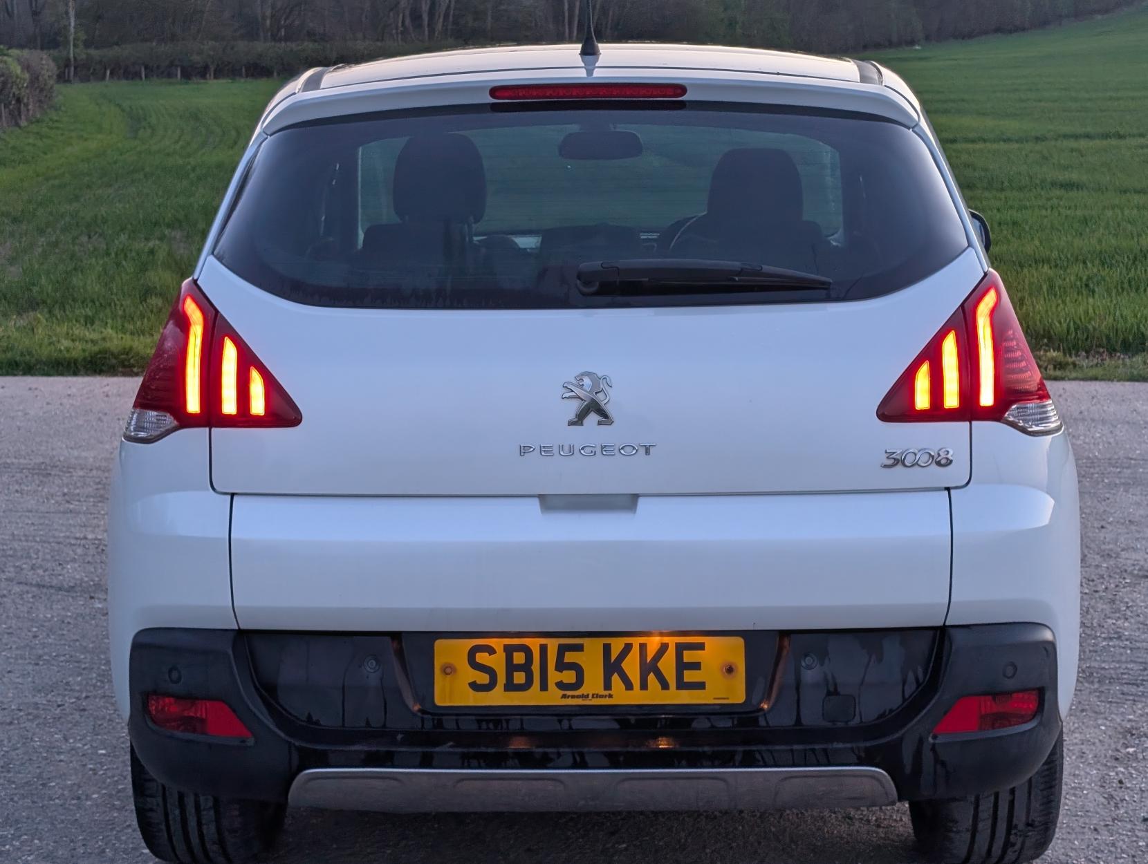 Peugeot 3008 1.6 HDi Active SUV 5dr Diesel Manual Euro 5 (115 ps)