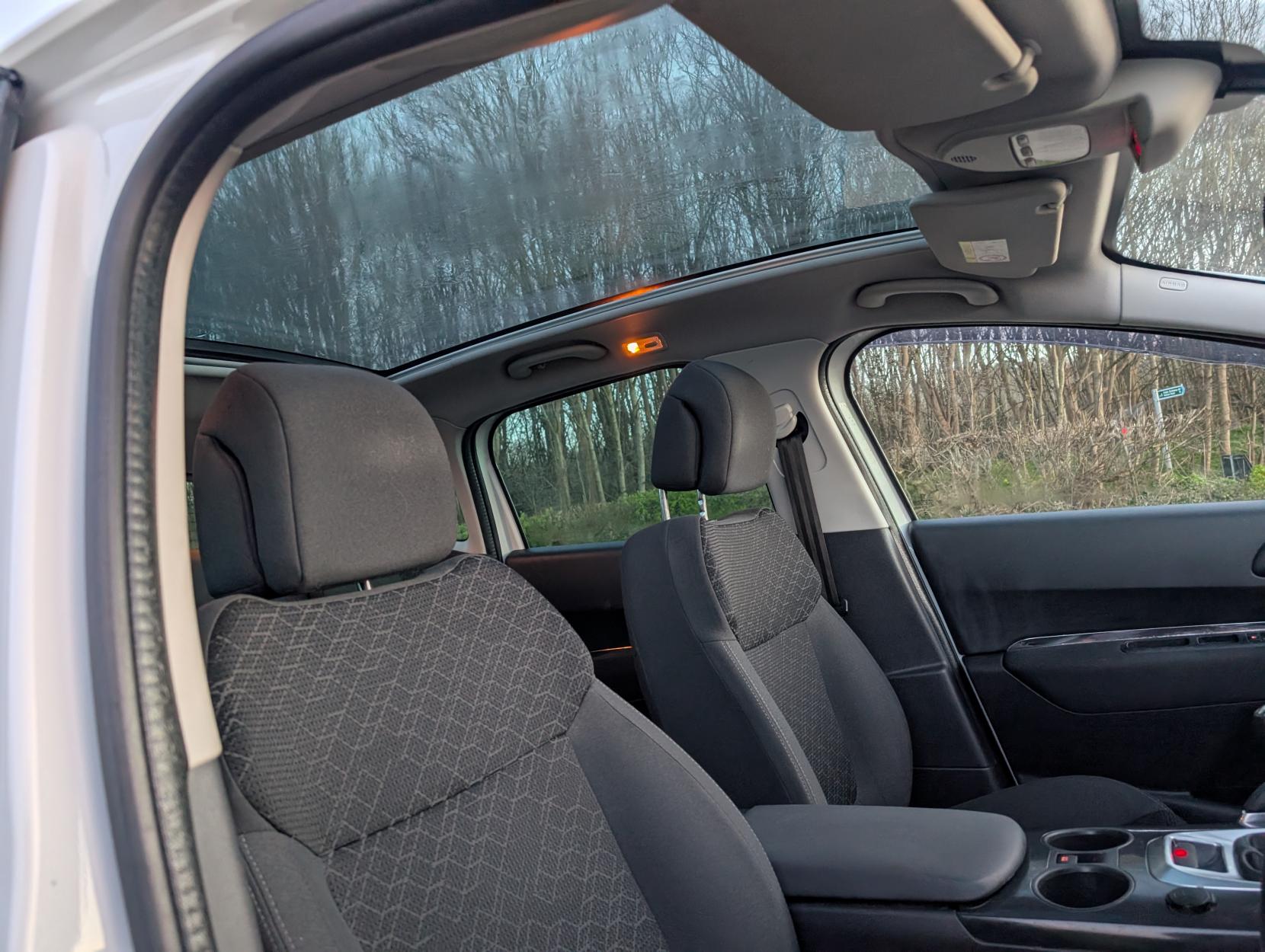 Peugeot 3008 1.6 HDi Active SUV 5dr Diesel Manual Euro 5 (115 ps)