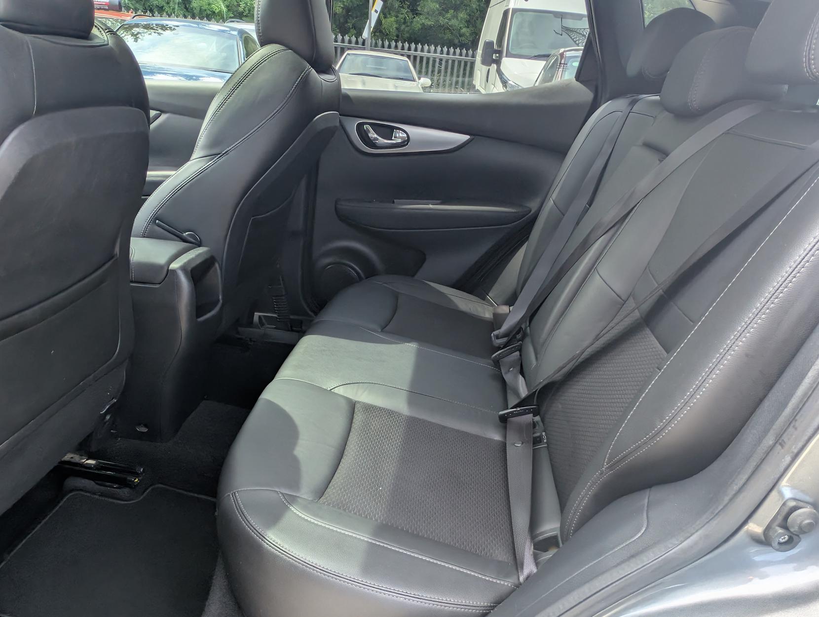 Nissan Qashqai 1.5 dCi Tekna SUV 5dr Diesel Manual Euro 6 (s/s) (110 ps)