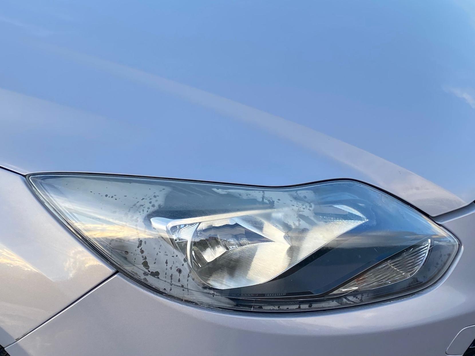 Ford Focus 1.6 Titanium Hatchback 5dr Petrol Manual Euro 5 (125 ps)