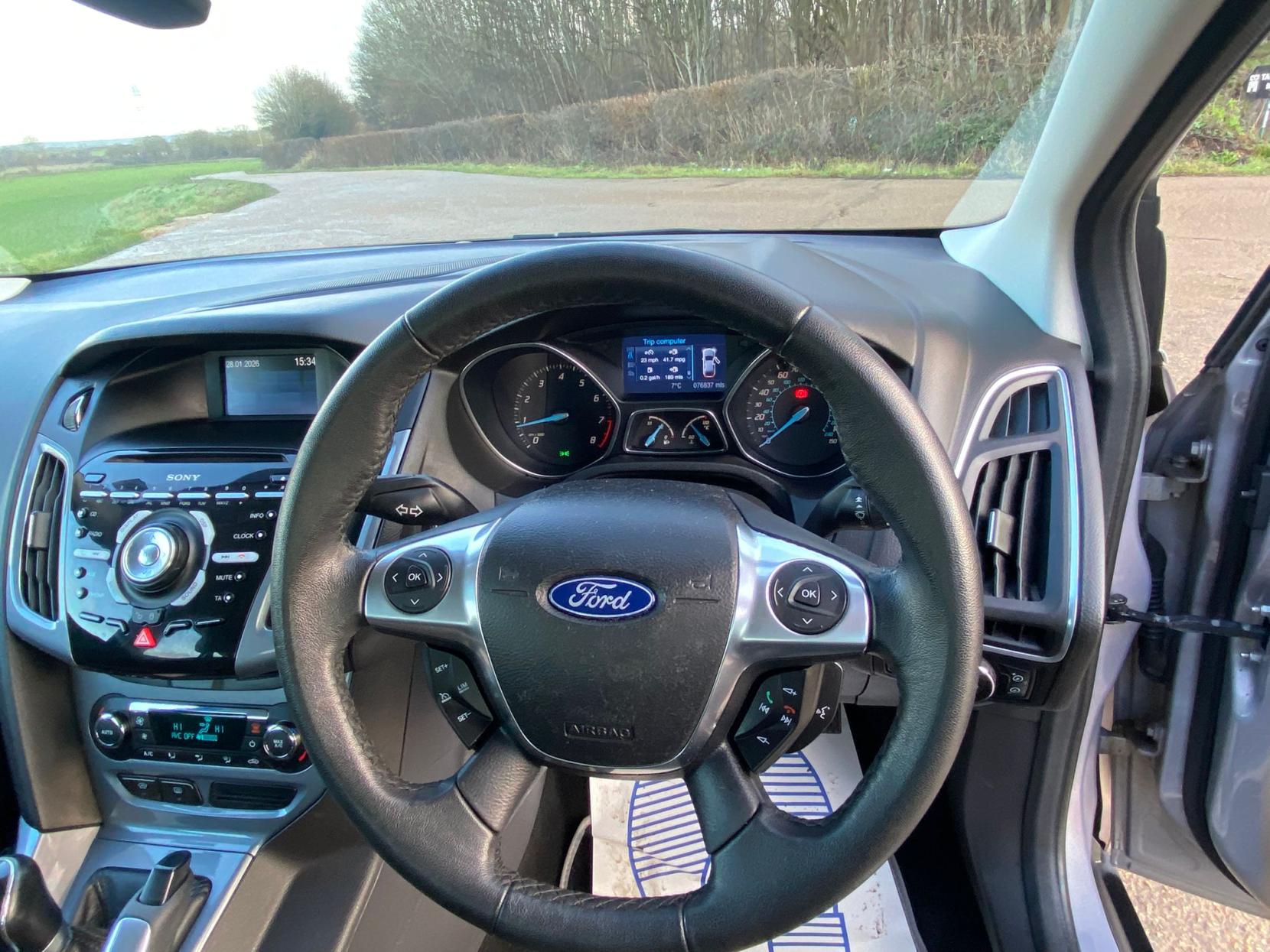 Ford Focus 1.6 Titanium Hatchback 5dr Petrol Manual Euro 5 (125 ps)