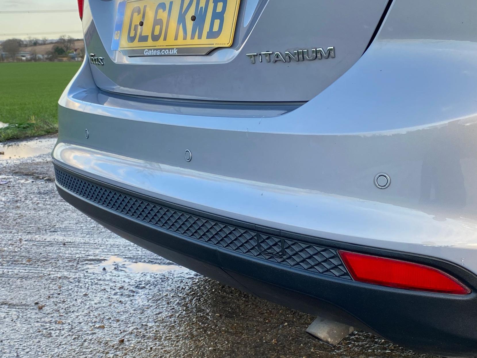 Ford Focus 1.6 Titanium Hatchback 5dr Petrol Manual Euro 5 (125 ps)