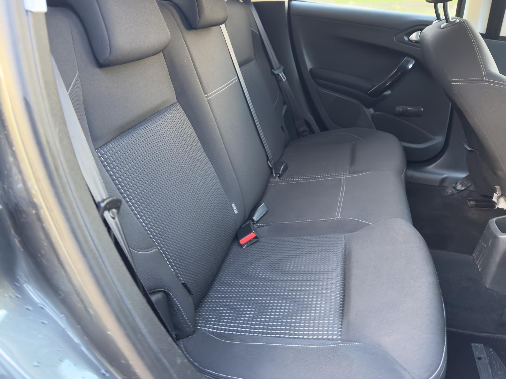 Peugeot 208 1.2 PureTech Allure Hatchback 5dr Petrol Manual Euro 6 (82 ps)