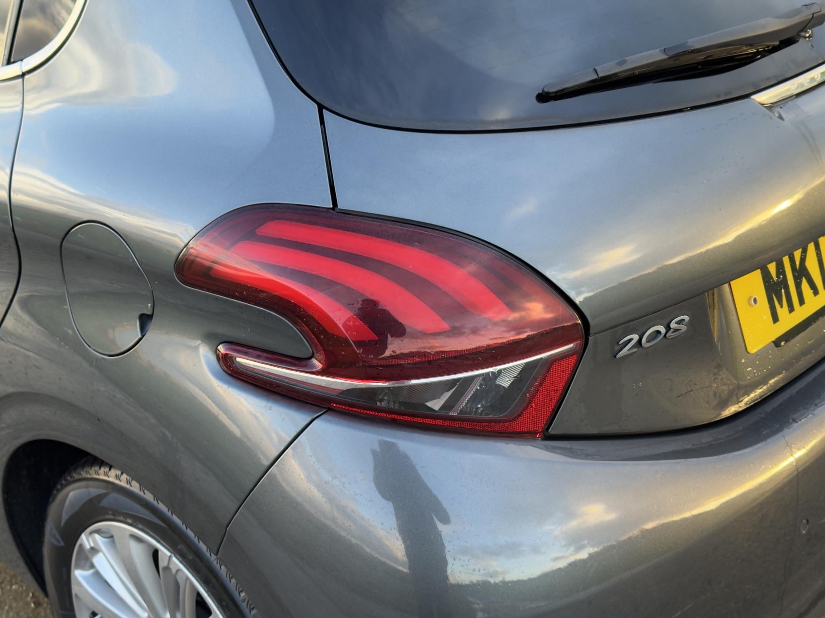 Peugeot 208 1.2 PureTech Allure Hatchback 5dr Petrol Manual Euro 6 (82 ps)