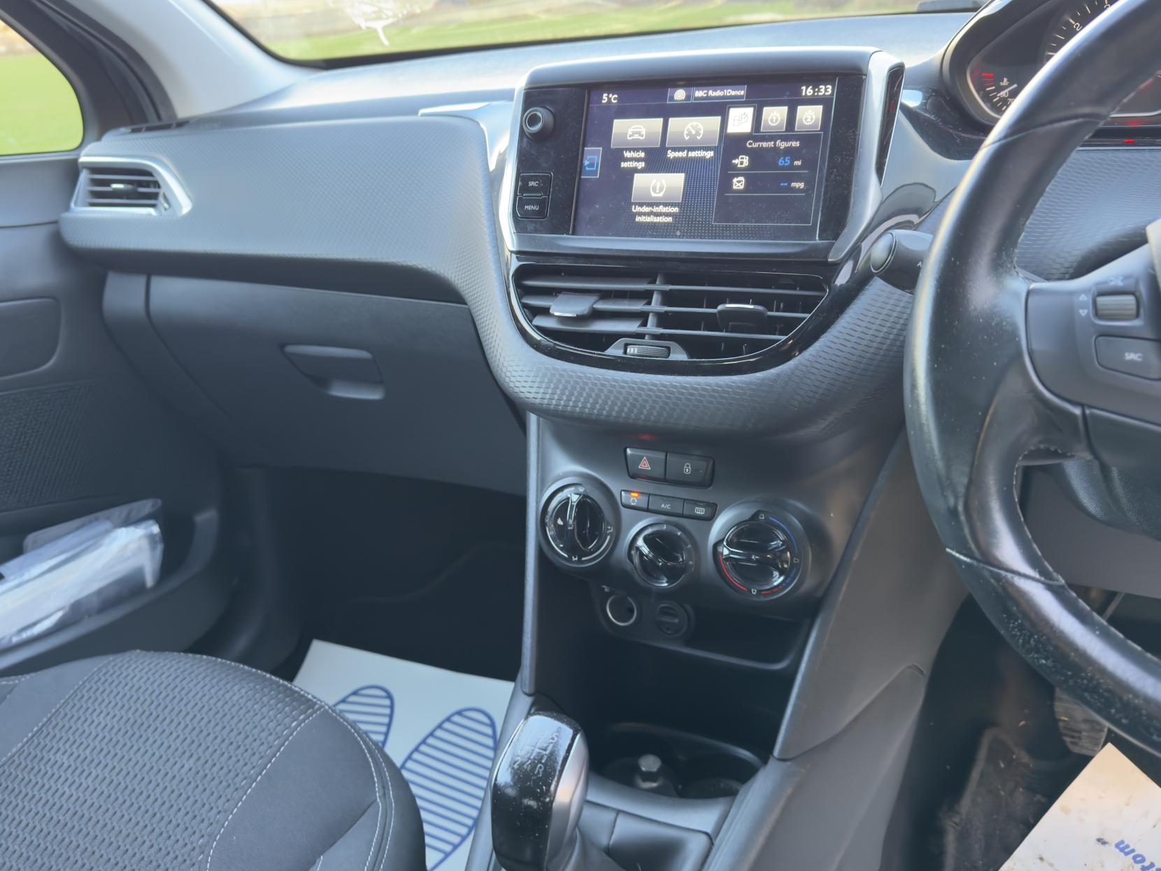 Peugeot 208 1.2 PureTech Allure Hatchback 5dr Petrol Manual Euro 6 (82 ps)