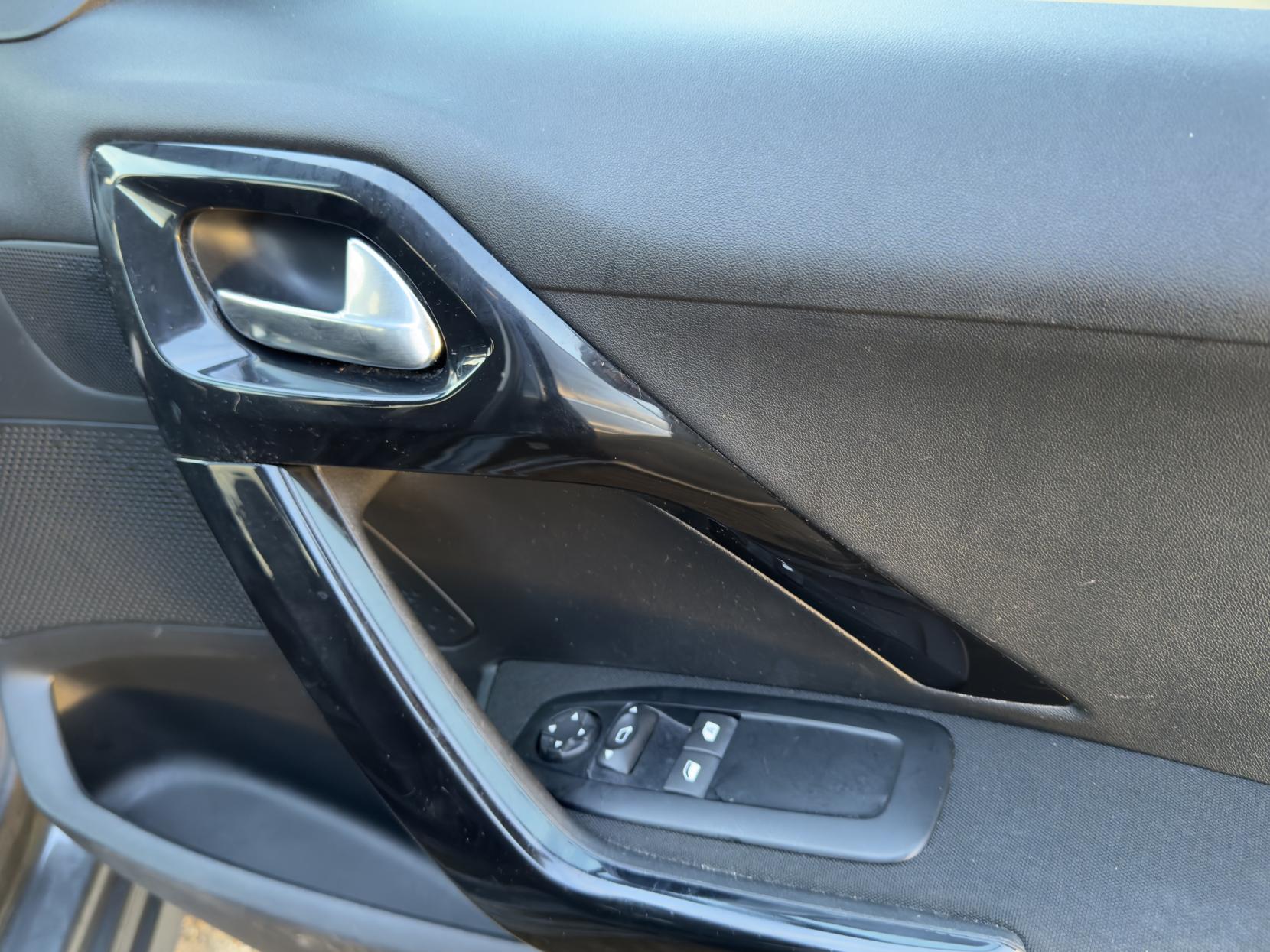 Peugeot 208 1.2 PureTech Allure Hatchback 5dr Petrol Manual Euro 6 (82 ps)