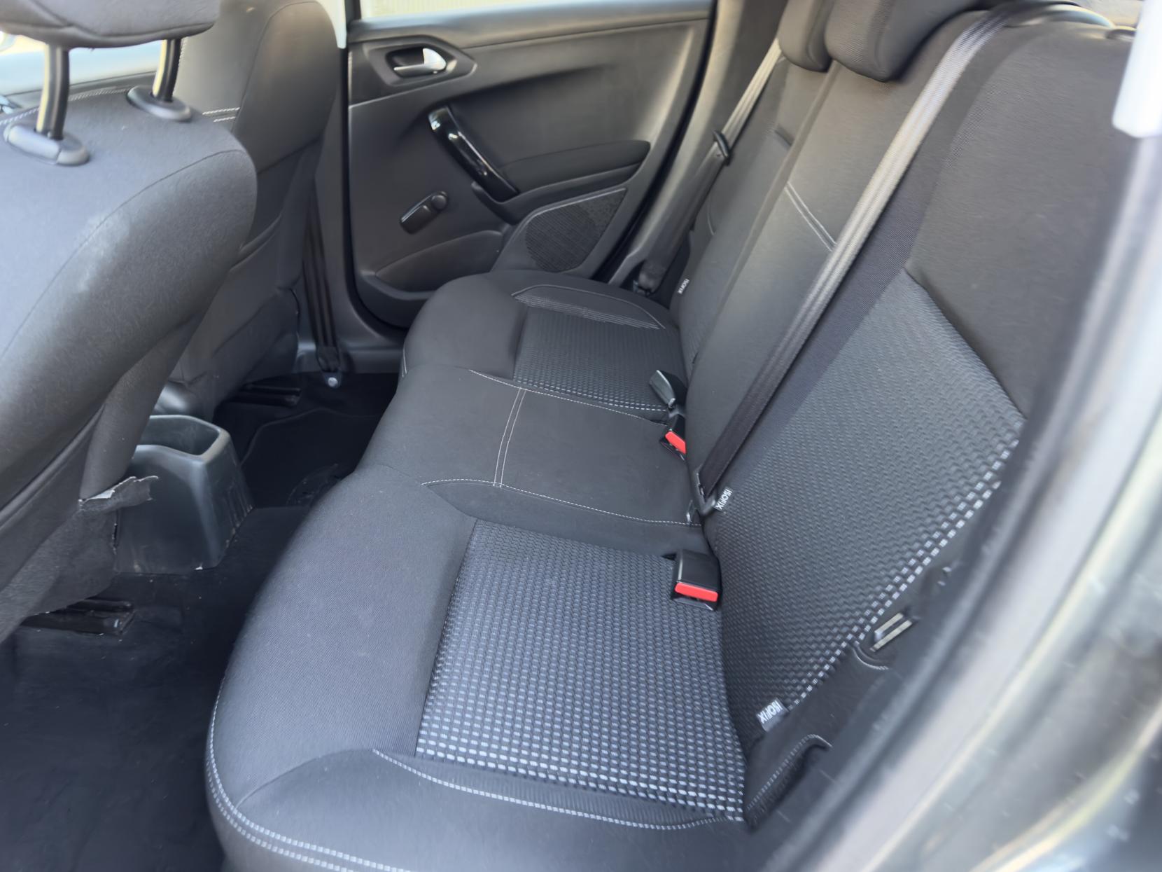 Peugeot 208 1.2 PureTech Allure Hatchback 5dr Petrol Manual Euro 6 (82 ps)