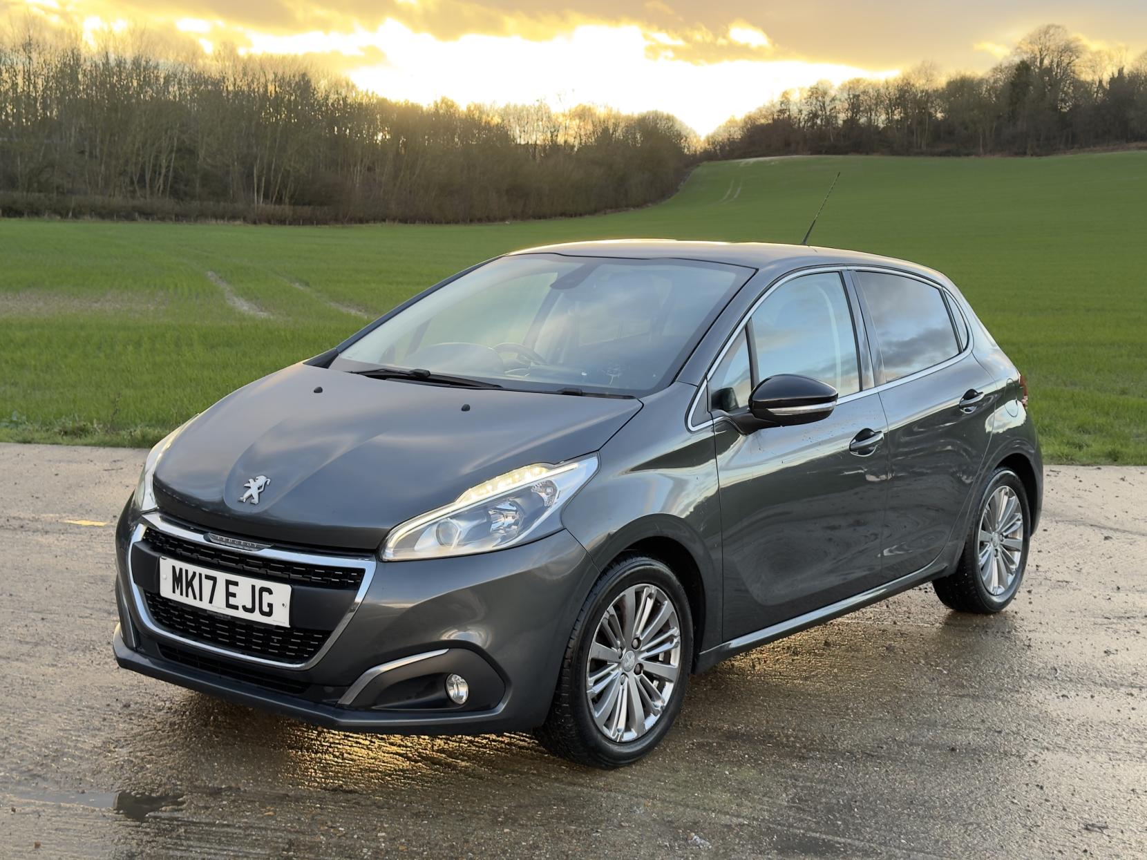 Peugeot 208 1.2 PureTech Allure Hatchback 5dr Petrol Manual Euro 6 (82 ps)