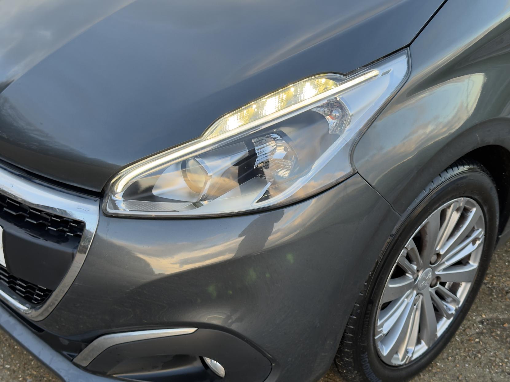 Peugeot 208 1.2 PureTech Allure Hatchback 5dr Petrol Manual Euro 6 (82 ps)