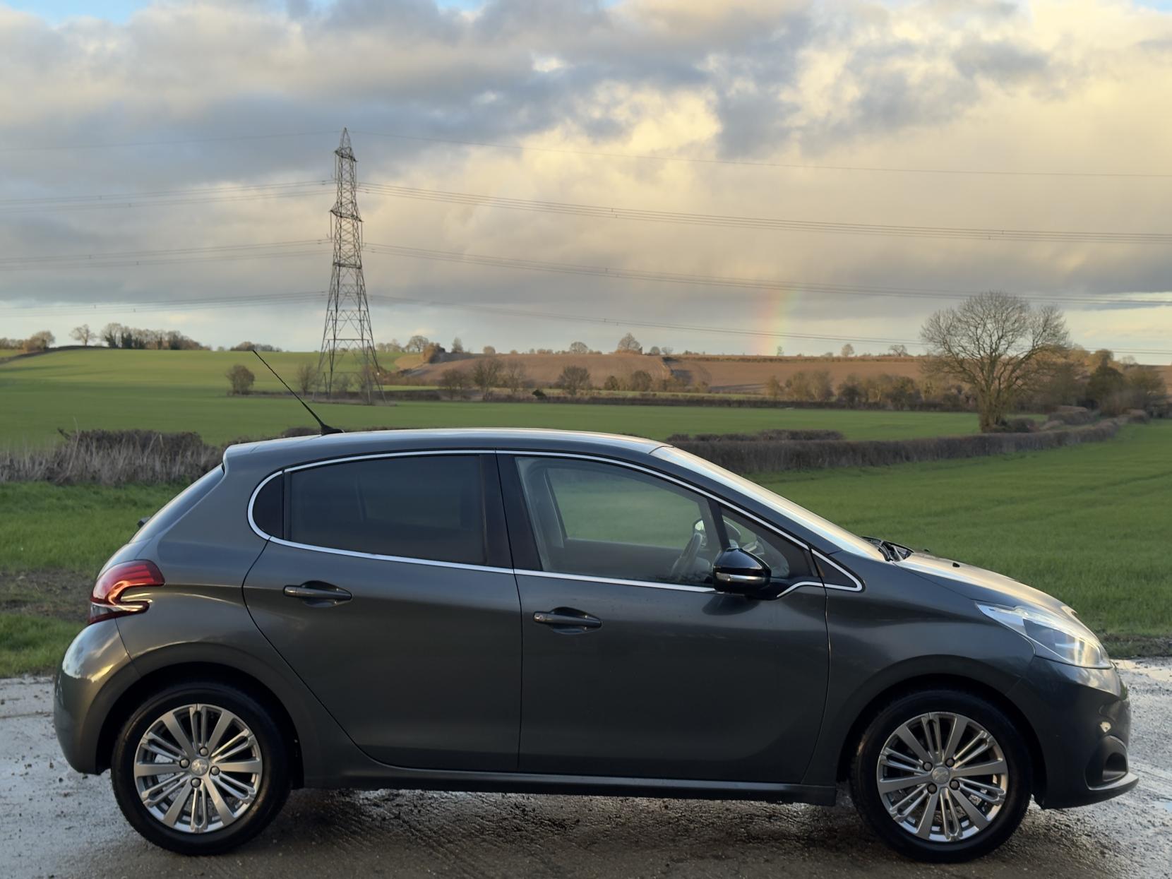 Peugeot 208 1.2 PureTech Allure Hatchback 5dr Petrol Manual Euro 6 (82 ps)