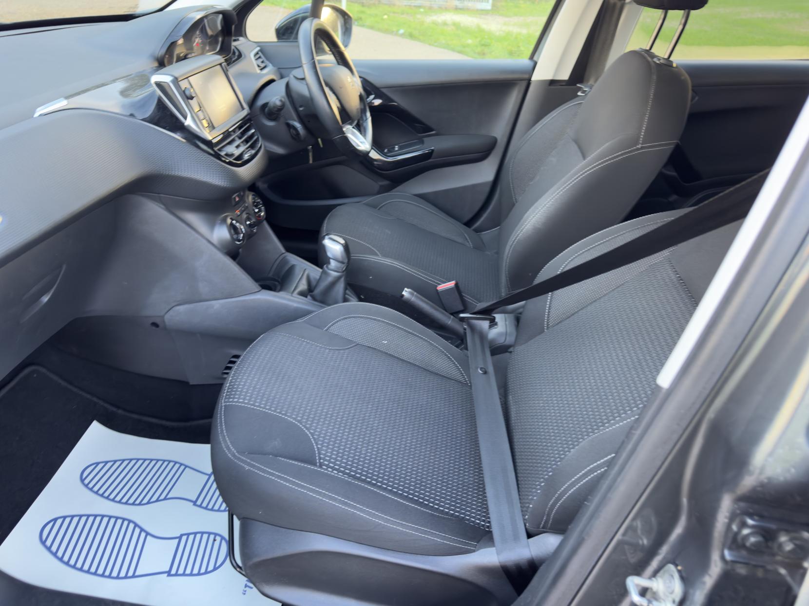 Peugeot 208 1.2 PureTech Allure Hatchback 5dr Petrol Manual Euro 6 (82 ps)