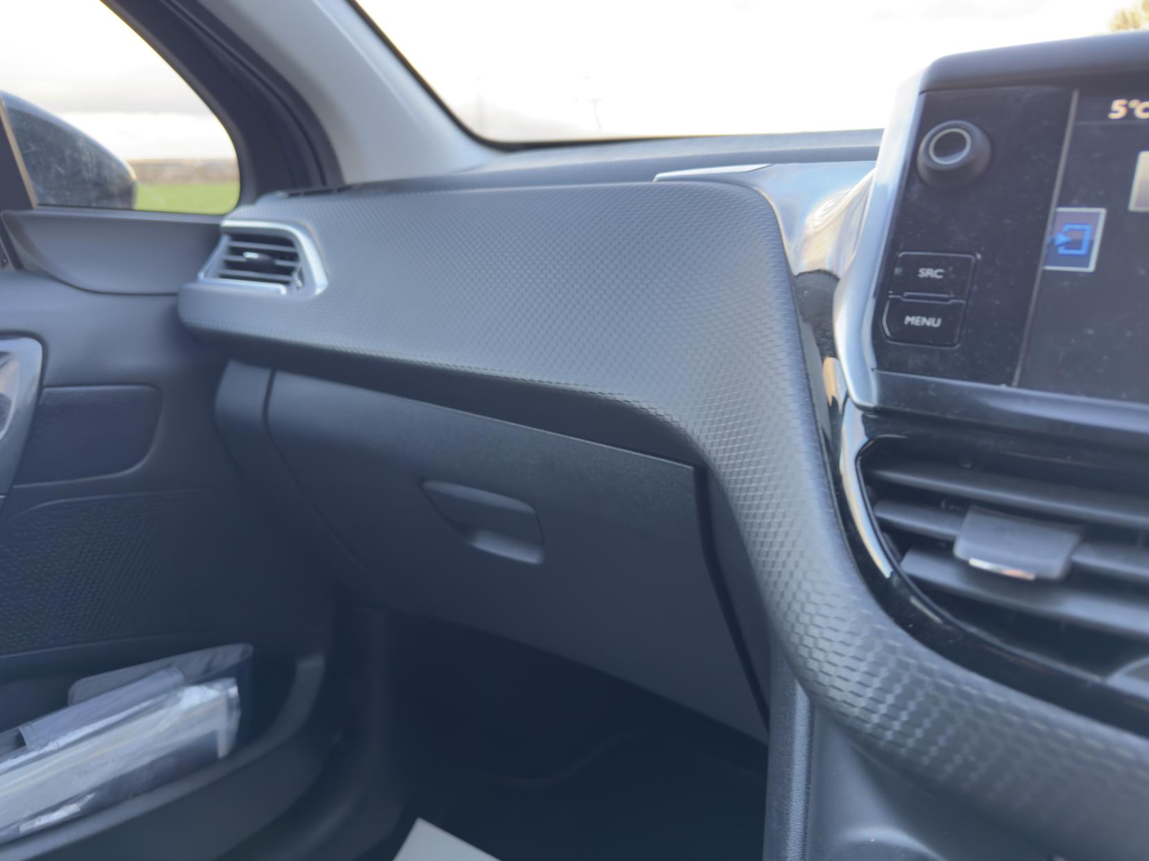 Peugeot 208 1.2 PureTech Allure Hatchback 5dr Petrol Manual Euro 6 (82 ps)