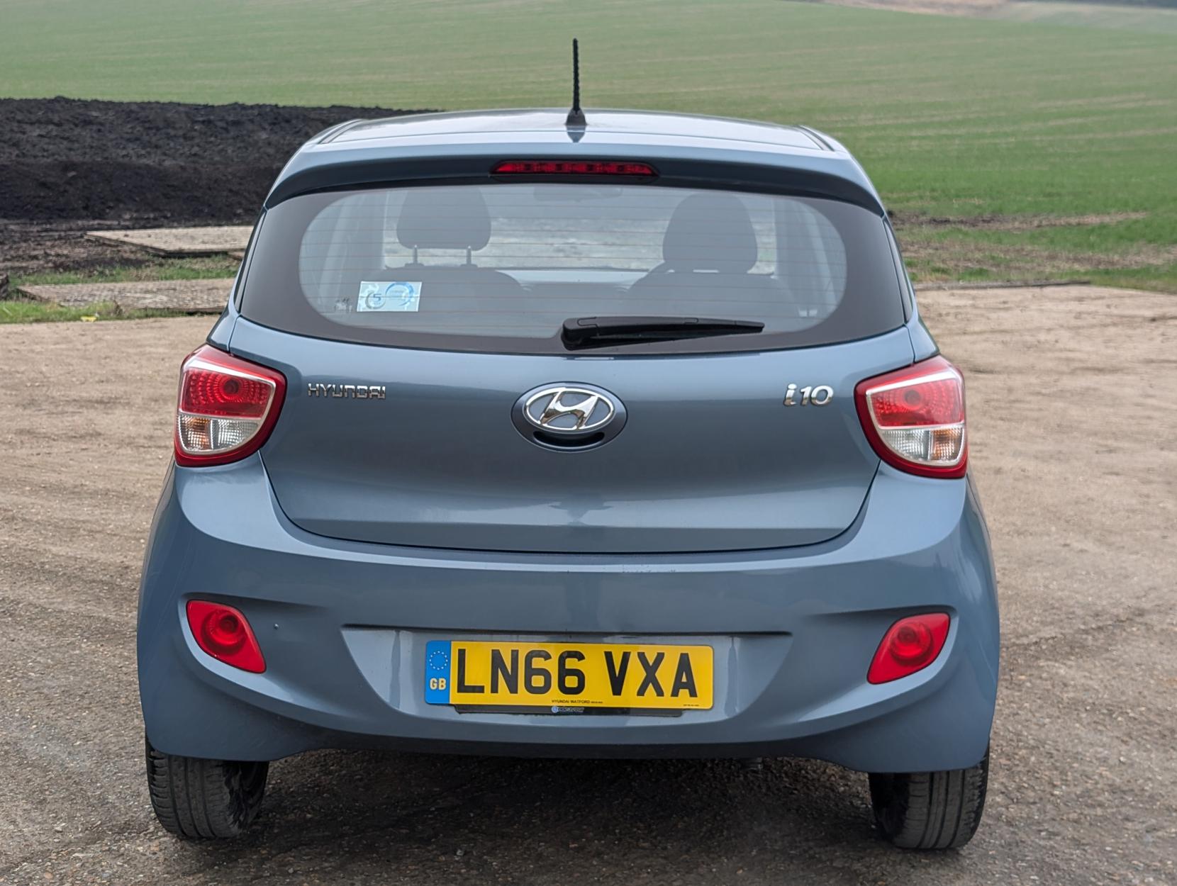 Hyundai i10 1.2 Premium Hatchback 5dr Petrol Auto Euro 6 (87 ps)