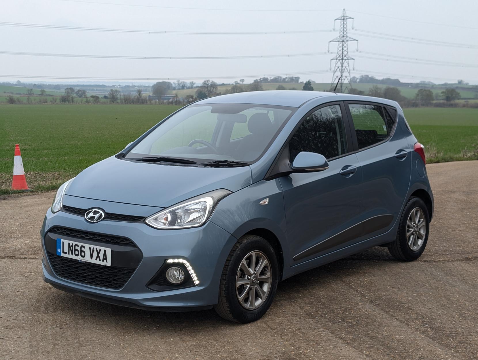 Hyundai i10 1.2 Premium Hatchback 5dr Petrol Auto Euro 6 (87 ps)