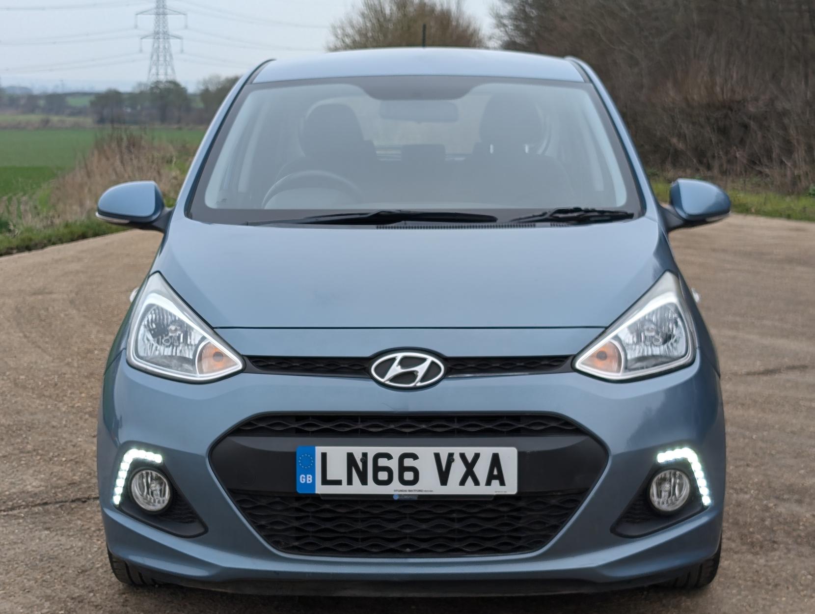 Hyundai i10 1.2 Premium Hatchback 5dr Petrol Auto Euro 6 (87 ps)