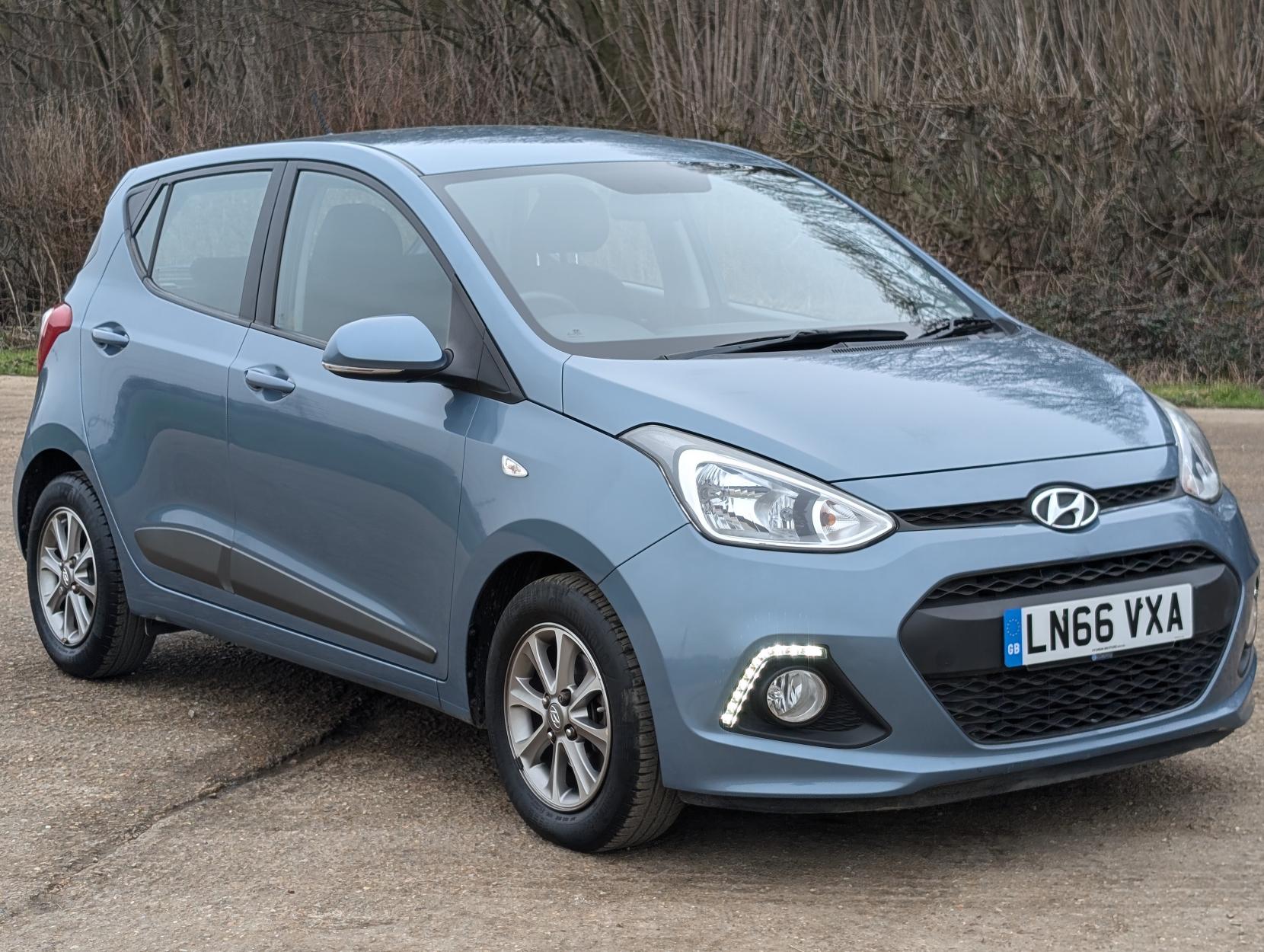 Hyundai i10 1.2 Premium Hatchback 5dr Petrol Auto Euro 6 (87 ps)