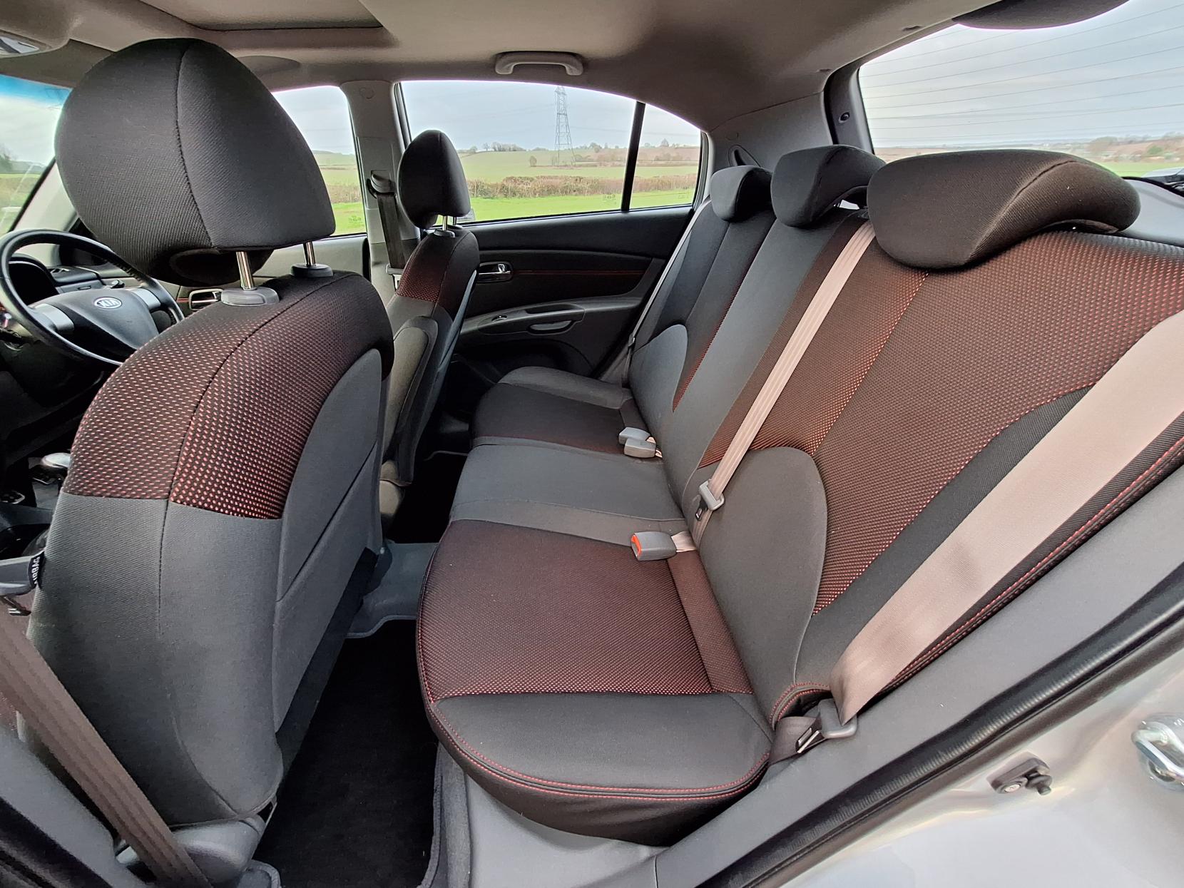 Kia Rio 1.5 CRDi Sport Hatchback 5dr Diesel Manual (119 g/km, 108 bhp)