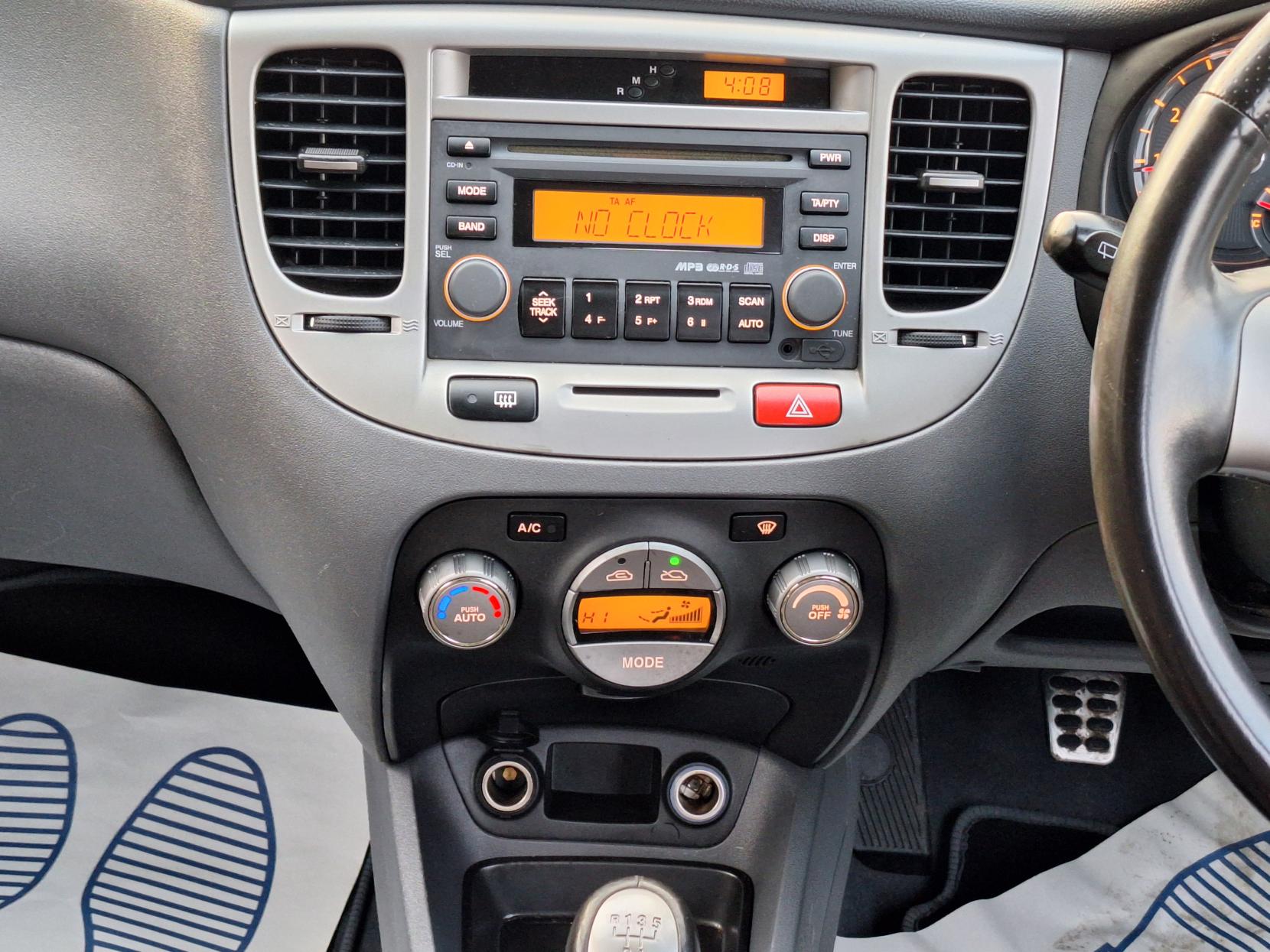 Kia Rio 1.5 CRDi Sport Hatchback 5dr Diesel Manual (119 g/km, 108 bhp)