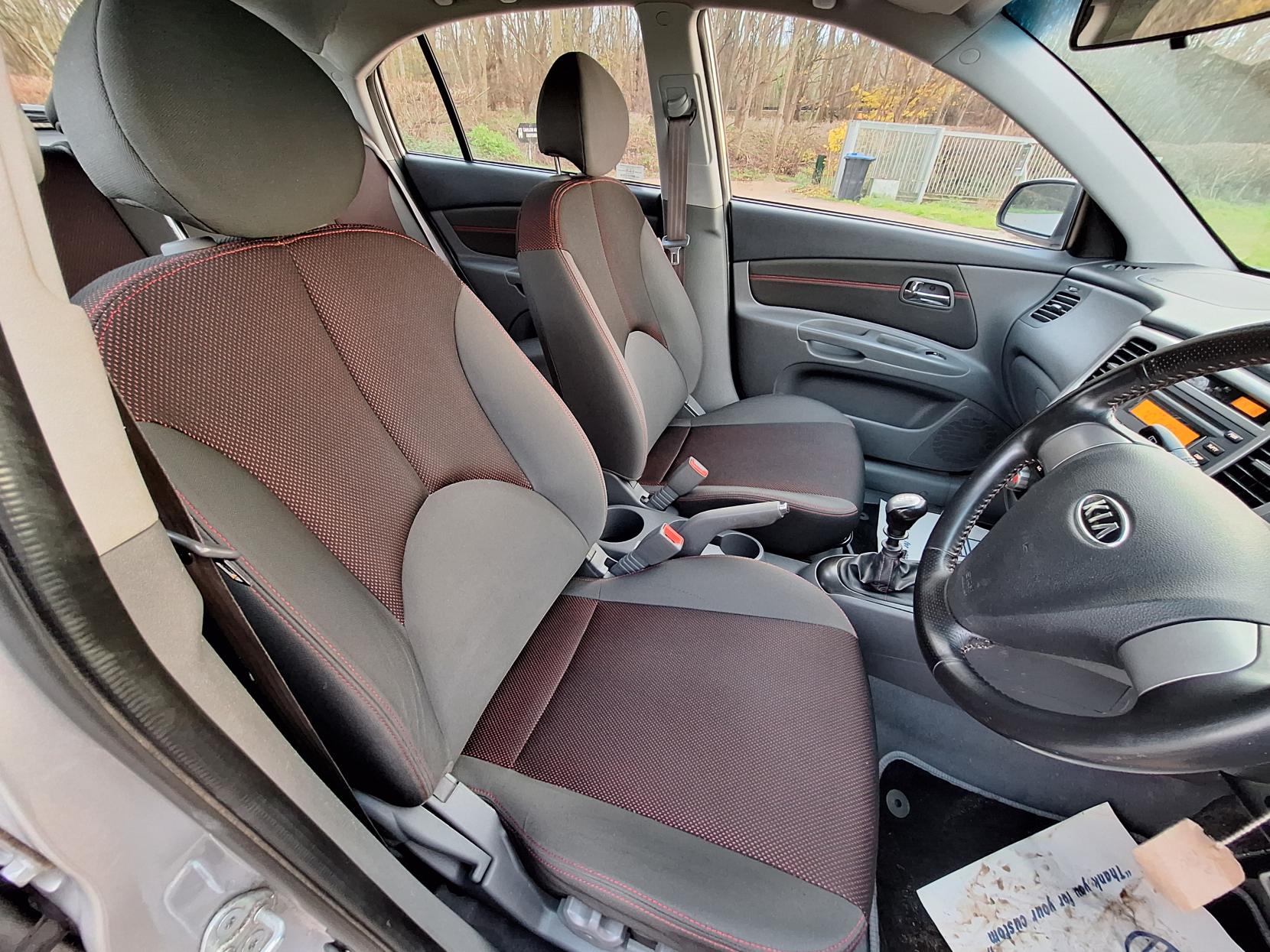 Kia Rio 1.5 CRDi Sport Hatchback 5dr Diesel Manual (119 g/km, 108 bhp)