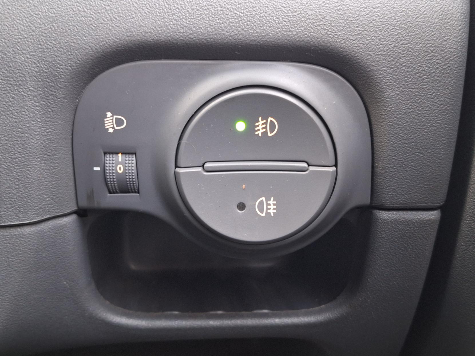 Kia Rio 1.5 CRDi Sport Hatchback 5dr Diesel Manual (119 g/km, 108 bhp)