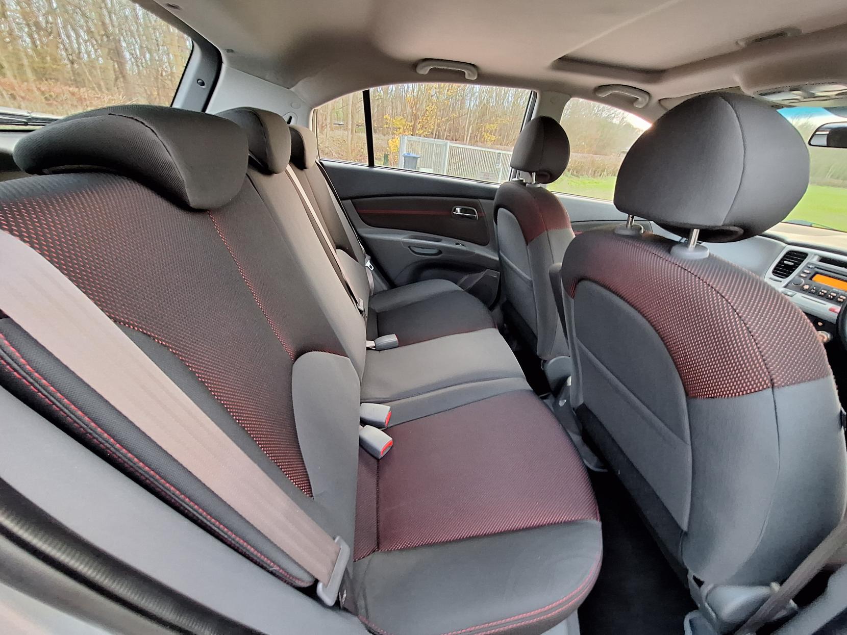 Kia Rio 1.5 CRDi Sport Hatchback 5dr Diesel Manual (119 g/km, 108 bhp)