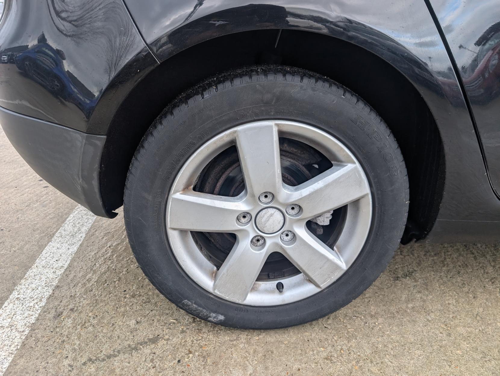 Volkswagen Golf 1.9 TDI Sport Hatchback 5dr Diesel Manual (143 g/km, 103 bhp)