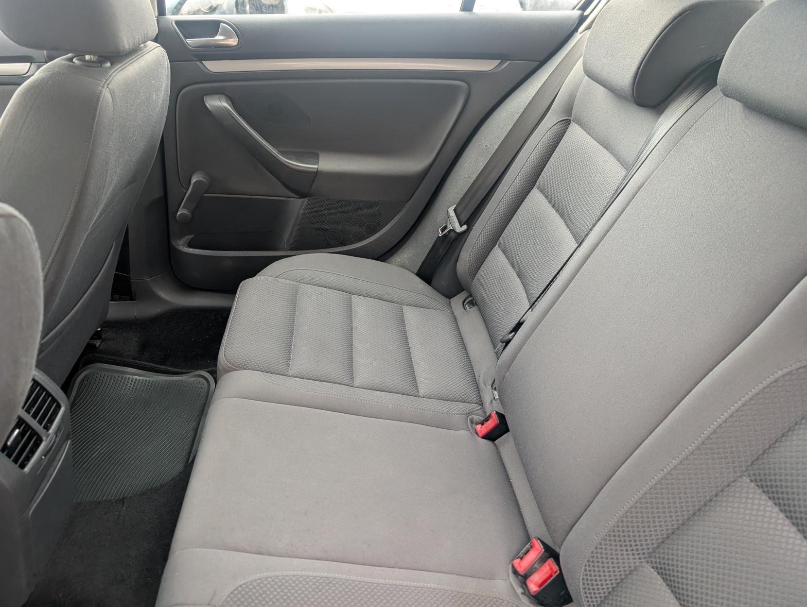 Volkswagen Golf 1.9 TDI Sport Hatchback 5dr Diesel Manual (143 g/km, 103 bhp)