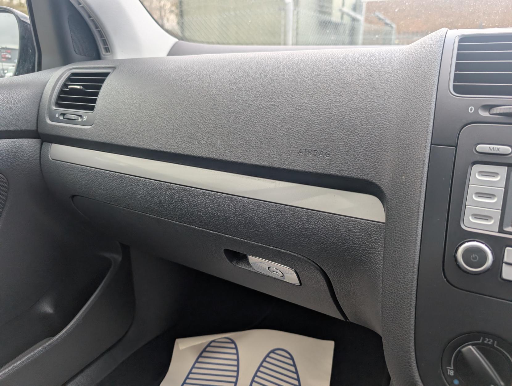 Volkswagen Golf 1.9 TDI Sport Hatchback 5dr Diesel Manual (143 g/km, 103 bhp)