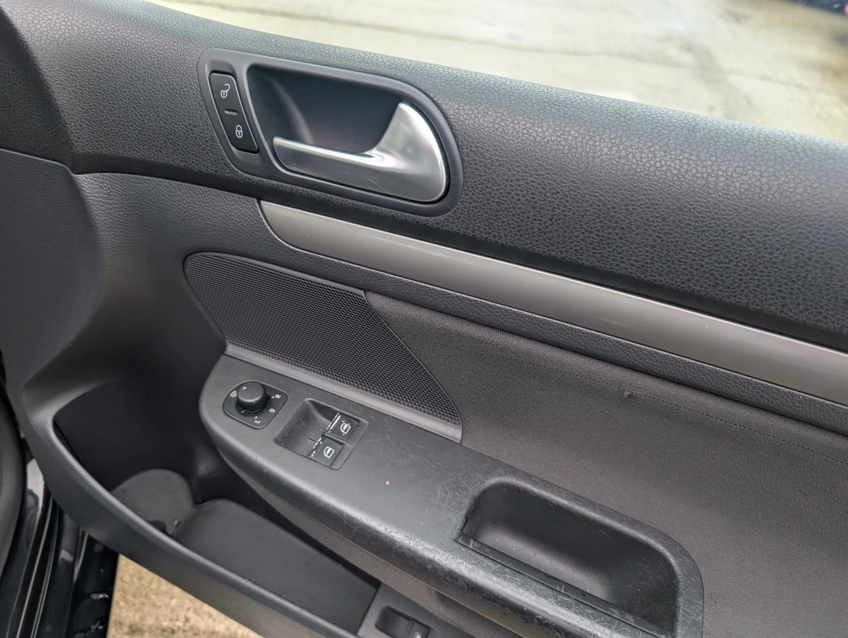 Volkswagen Golf 1.9 TDI Sport Hatchback 5dr Diesel Manual (143 g/km, 103 bhp)