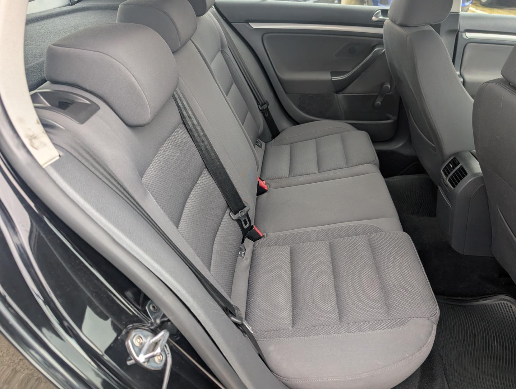 Volkswagen Golf 1.9 TDI Sport Hatchback 5dr Diesel Manual (143 g/km, 103 bhp)