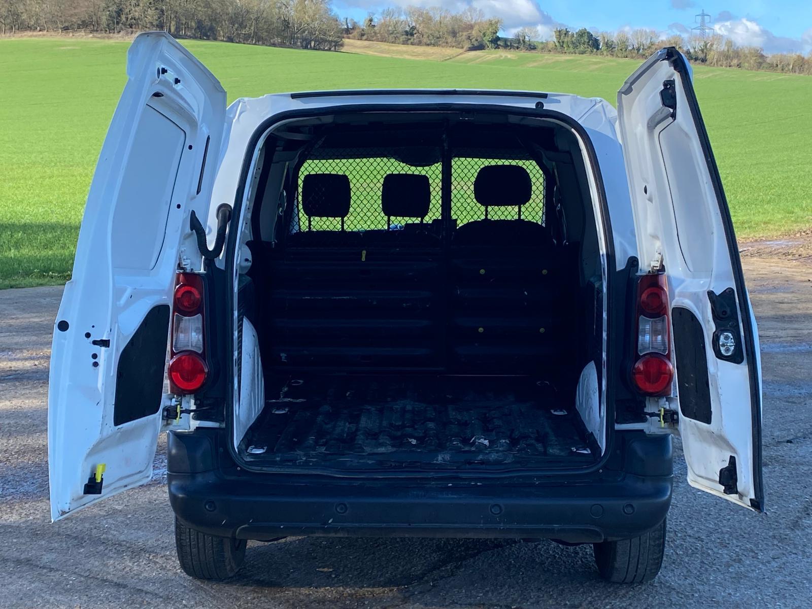 Peugeot Partner 1.6 BlueHDi 854 Professional Panel Van 5dr Diesel Manual L1 (112 g/km, 97.64 bhp)