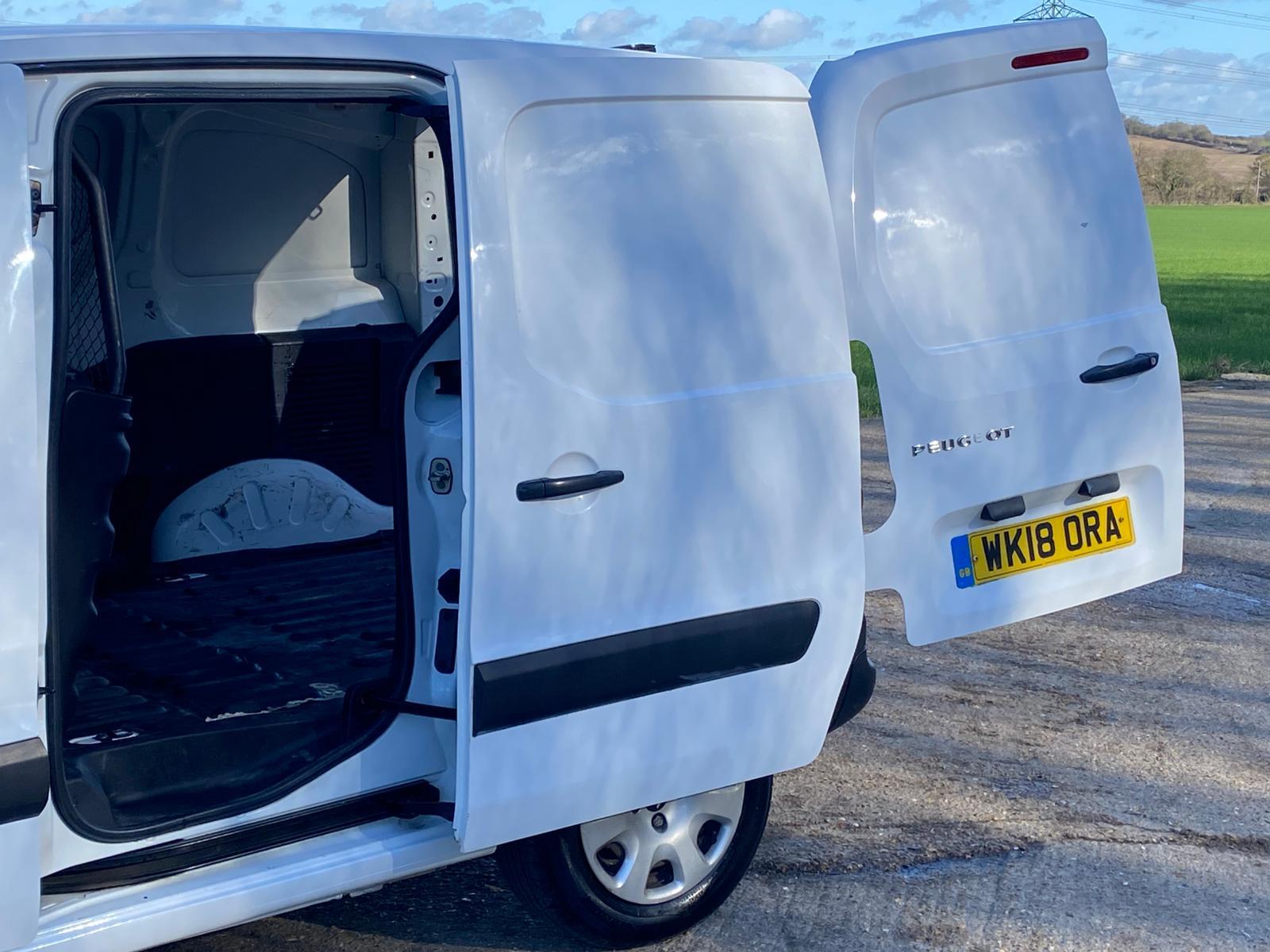 Peugeot Partner 1.6 BlueHDi 854 Professional Panel Van 5dr Diesel Manual L1 (112 g/km, 97.64 bhp)