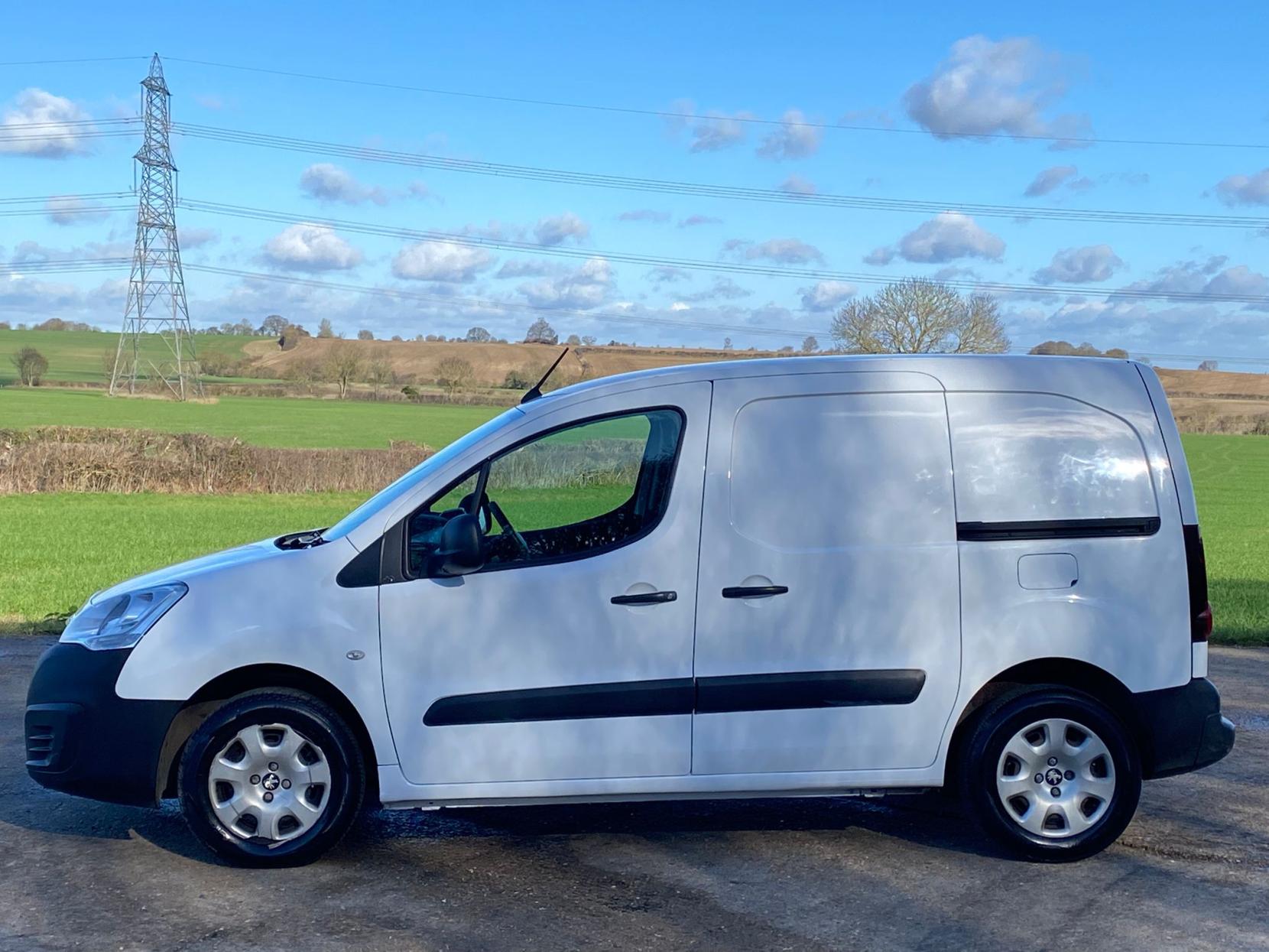 Peugeot Partner 1.6 BlueHDi 854 Professional Panel Van 5dr Diesel Manual L1 (112 g/km, 97.64 bhp)