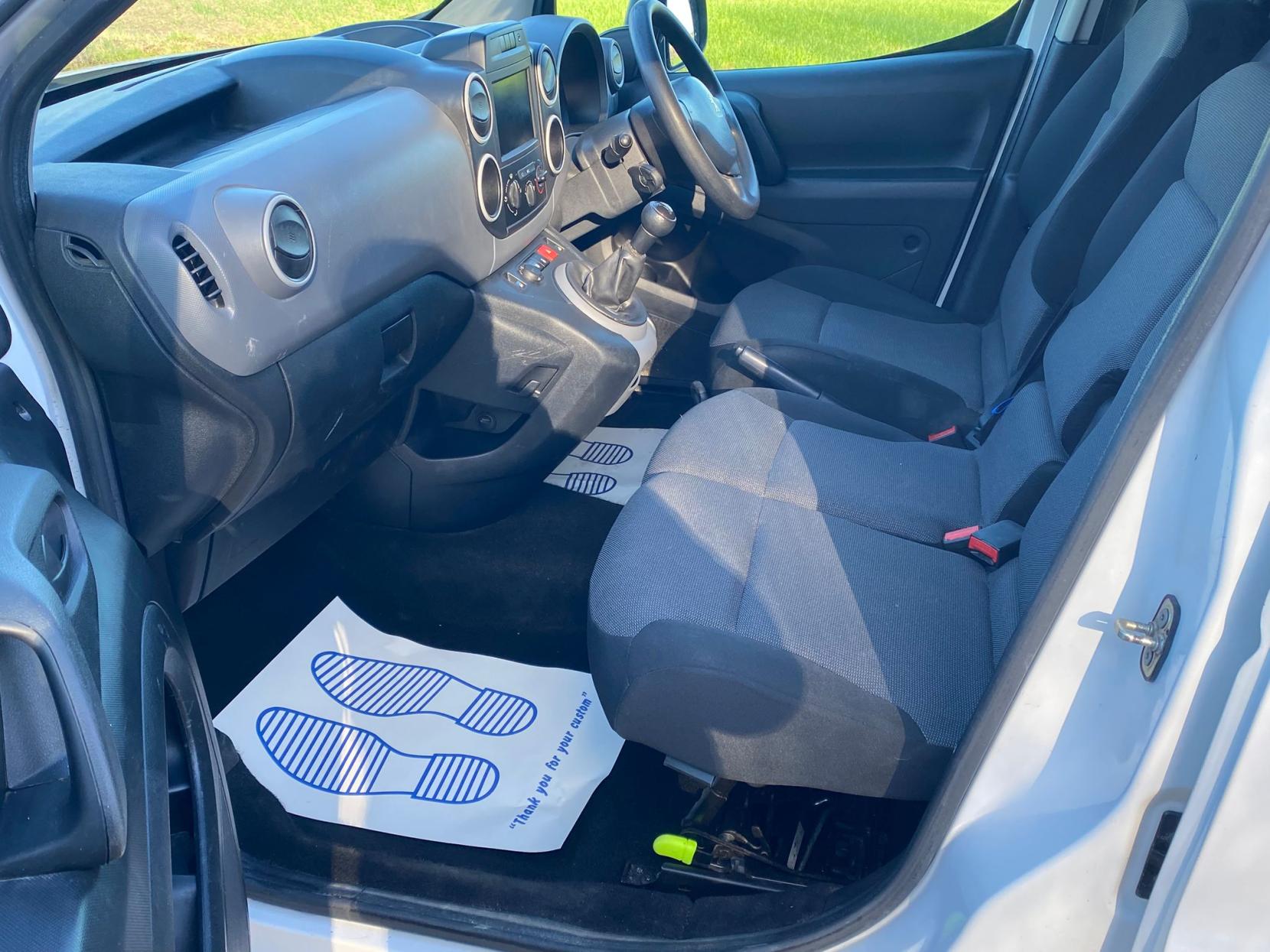 Peugeot Partner 1.6 BlueHDi 854 Professional Panel Van 5dr Diesel Manual L1 (112 g/km, 97.64 bhp)