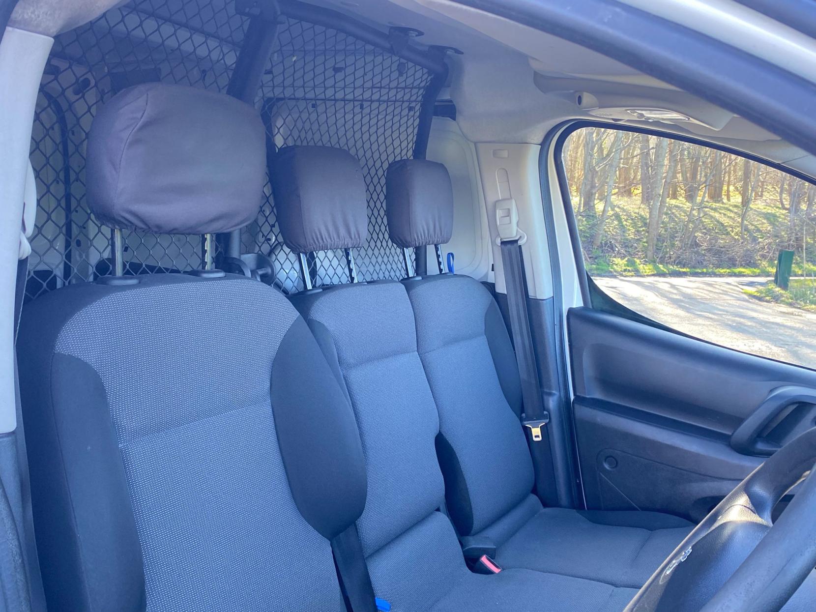 Peugeot Partner 1.6 BlueHDi 854 Professional Panel Van 5dr Diesel Manual L1 (112 g/km, 97.64 bhp)