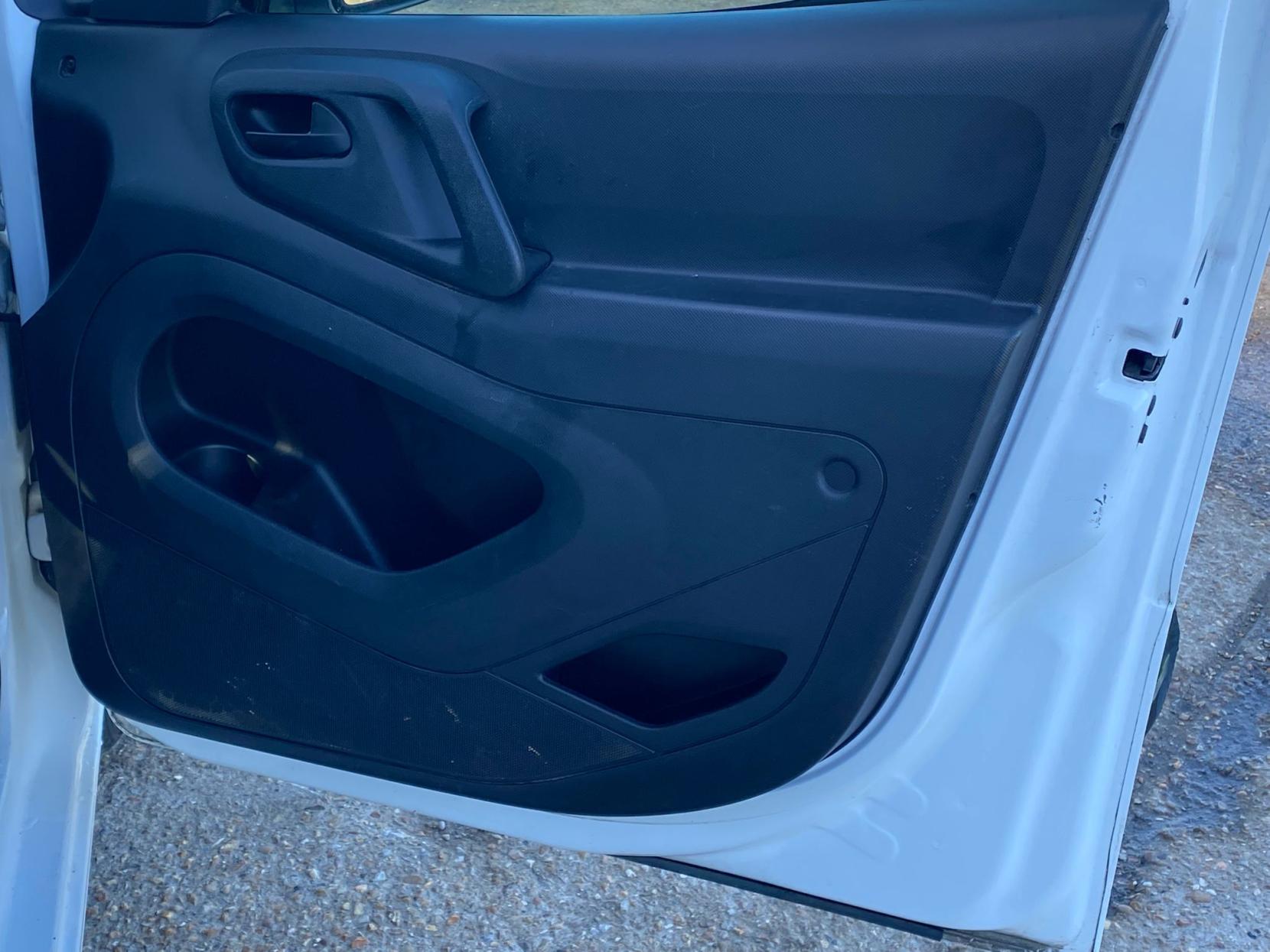 Peugeot Partner 1.6 BlueHDi 854 Professional Panel Van 5dr Diesel Manual L1 (112 g/km, 97.64 bhp)