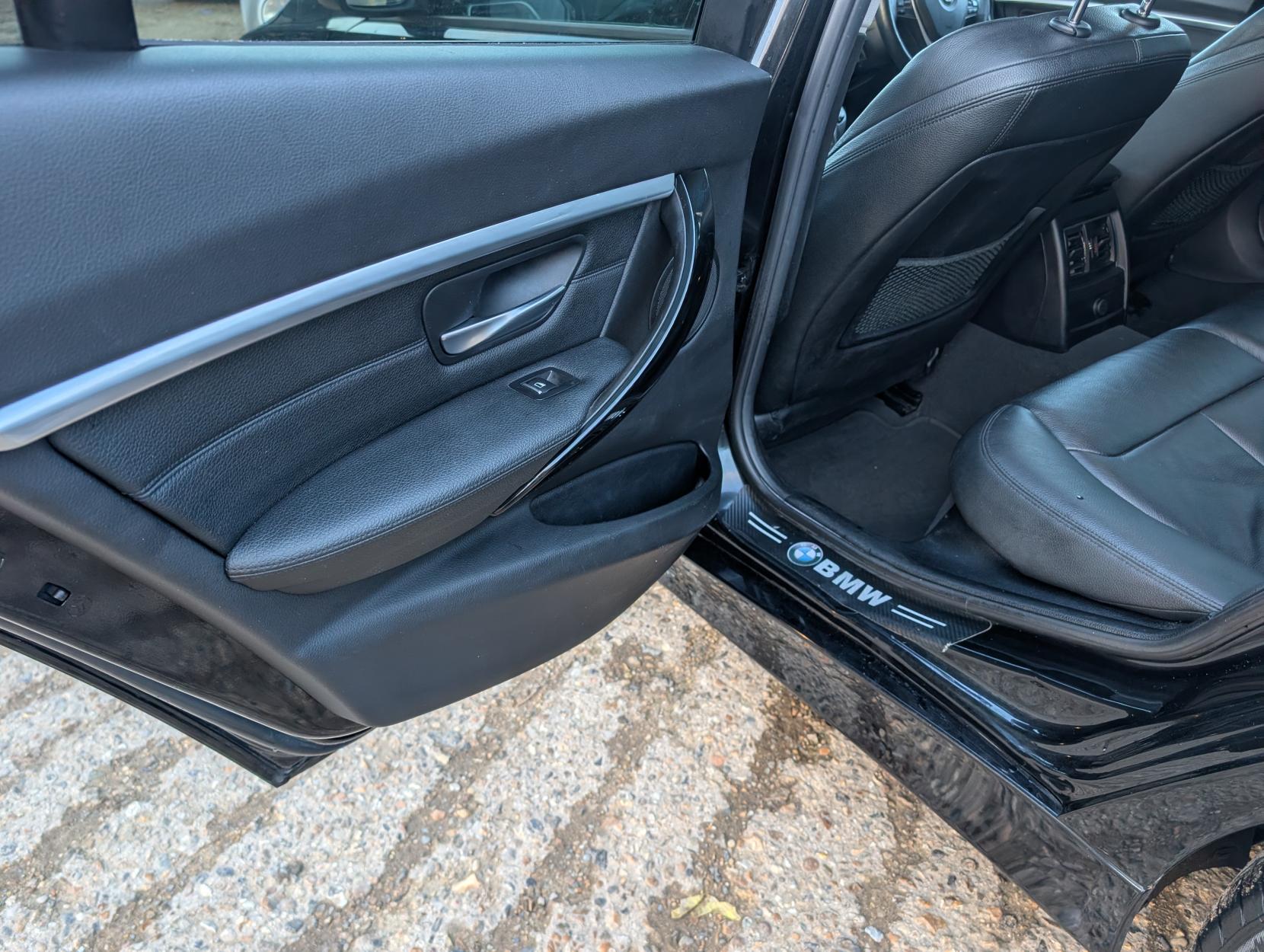 BMW 3 Series 2.0 320d Sport Saloon 4dr Diesel Auto Euro 6 (s/s) (190 ps)