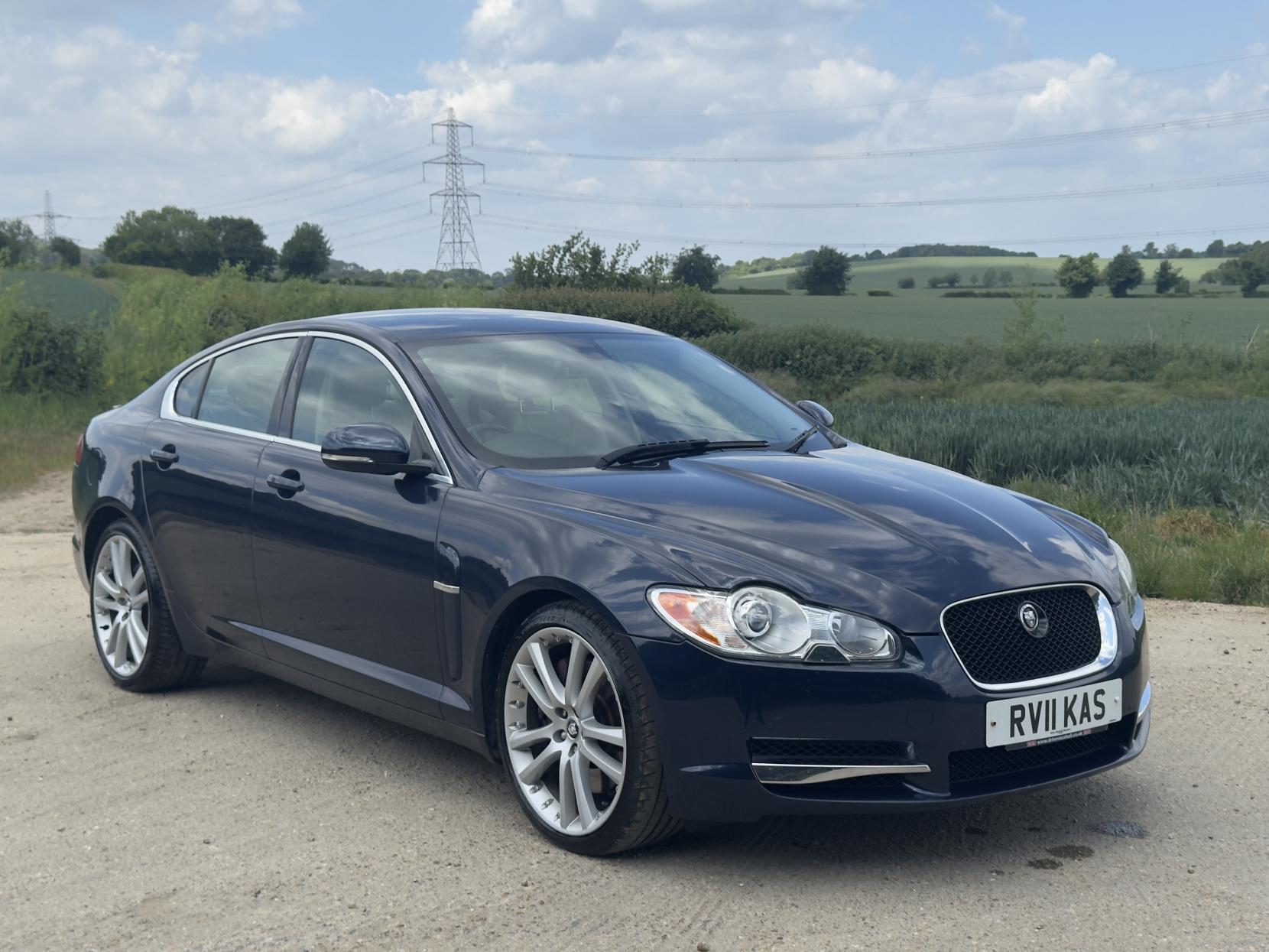 Jaguar XF 3.0d S V6 Premium Luxury Saloon 4dr Diesel Auto Euro 5 (275 ps)
