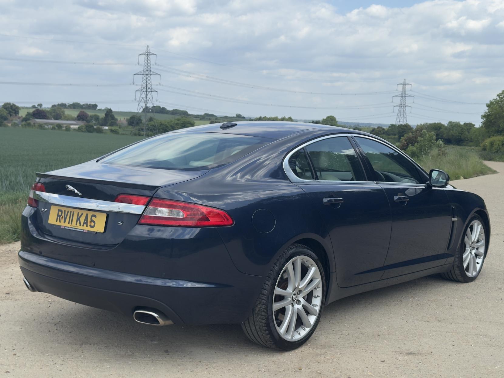 Jaguar XF 3.0d S V6 Premium Luxury Saloon 4dr Diesel Auto Euro 5 (275 ps)