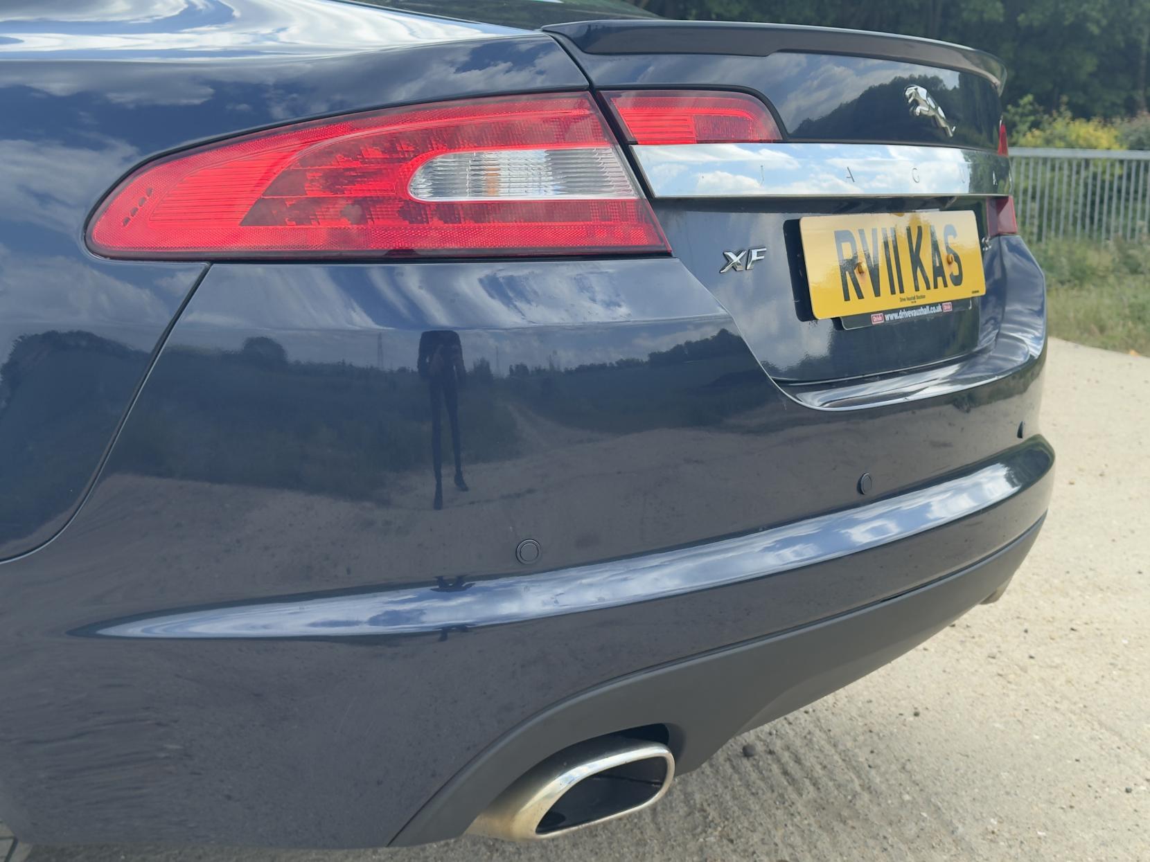 Jaguar XF 3.0d S V6 Premium Luxury Saloon 4dr Diesel Auto Euro 5 (275 ps)