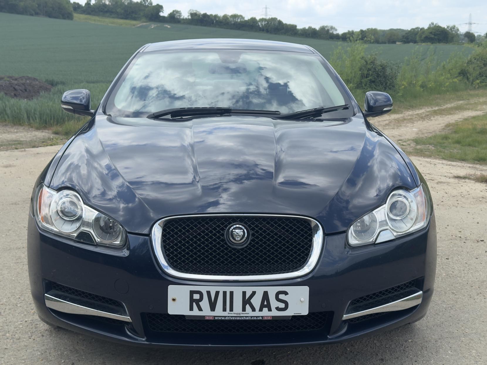 Jaguar XF 3.0d S V6 Premium Luxury Saloon 4dr Diesel Auto Euro 5 (275 ps)