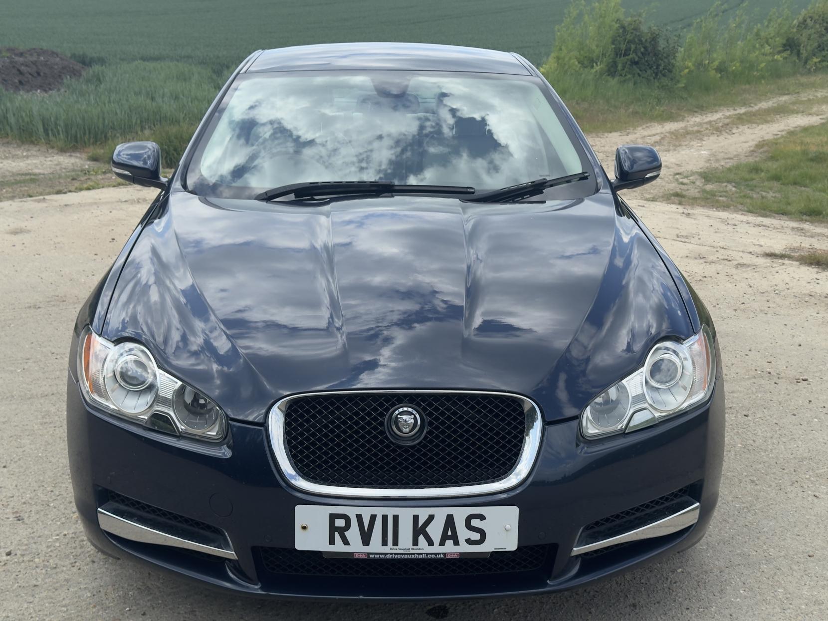 Jaguar XF 3.0d S V6 Premium Luxury Saloon 4dr Diesel Auto Euro 5 (275 ps)