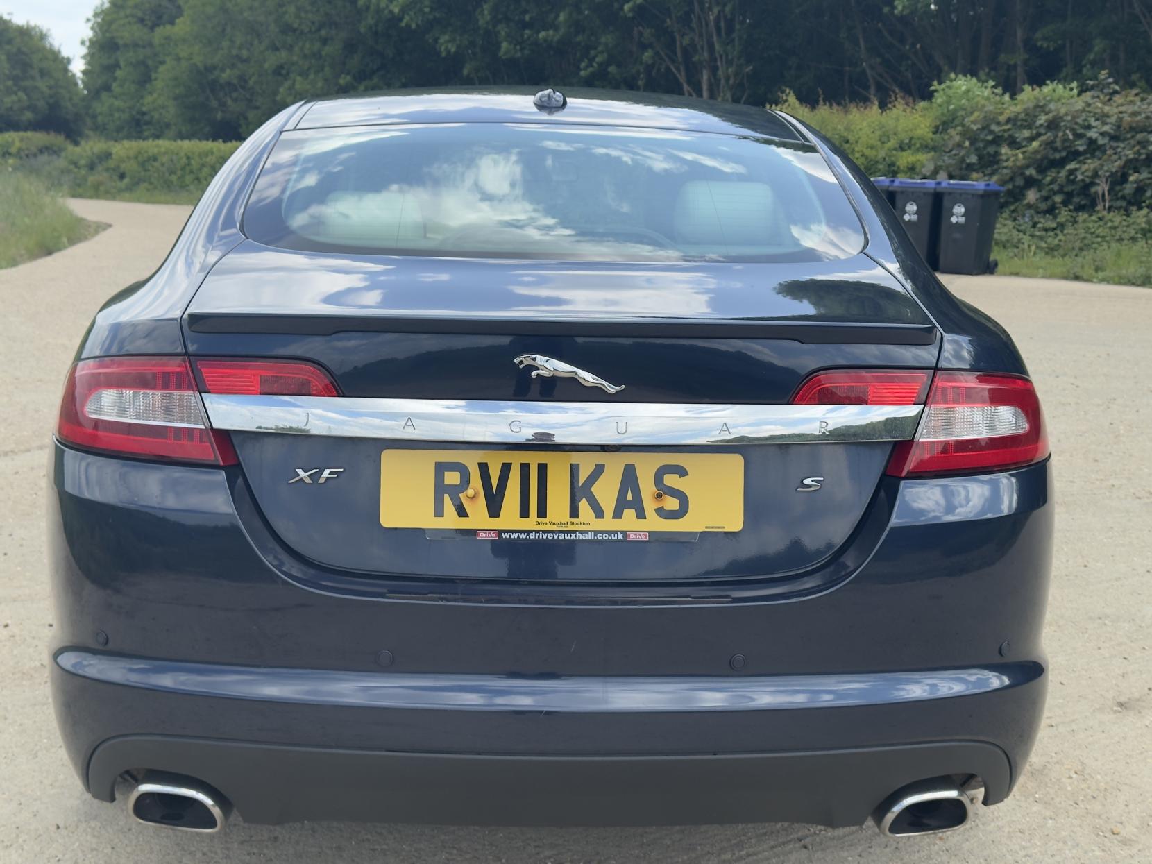 Jaguar XF 3.0d S V6 Premium Luxury Saloon 4dr Diesel Auto Euro 5 (275 ps)