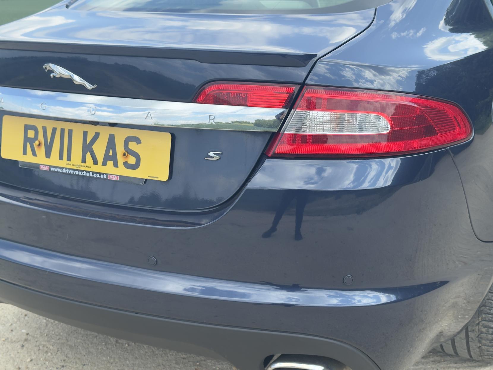 Jaguar XF 3.0d S V6 Premium Luxury Saloon 4dr Diesel Auto Euro 5 (275 ps)