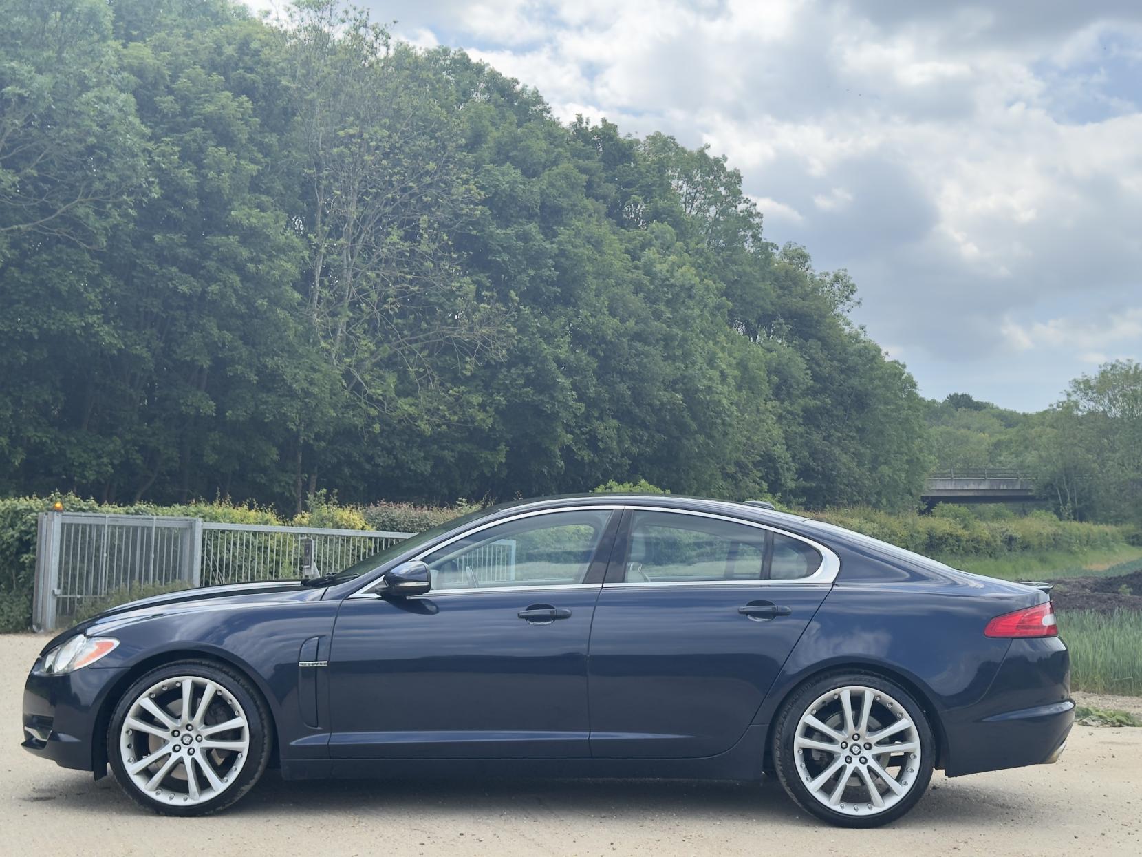 Jaguar XF 3.0d S V6 Premium Luxury Saloon 4dr Diesel Auto Euro 5 (275 ps)