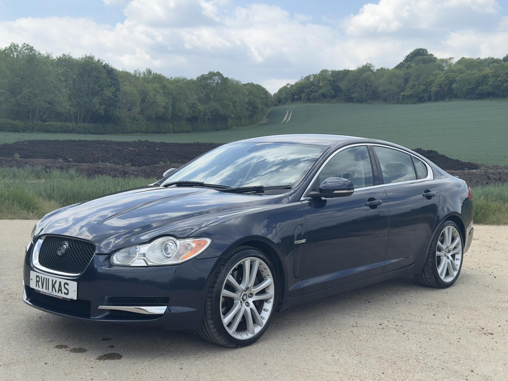 Jaguar XF 3.0d S V6 Premium Luxury Saloon 4dr Diesel Auto Euro 5 (275 ps)